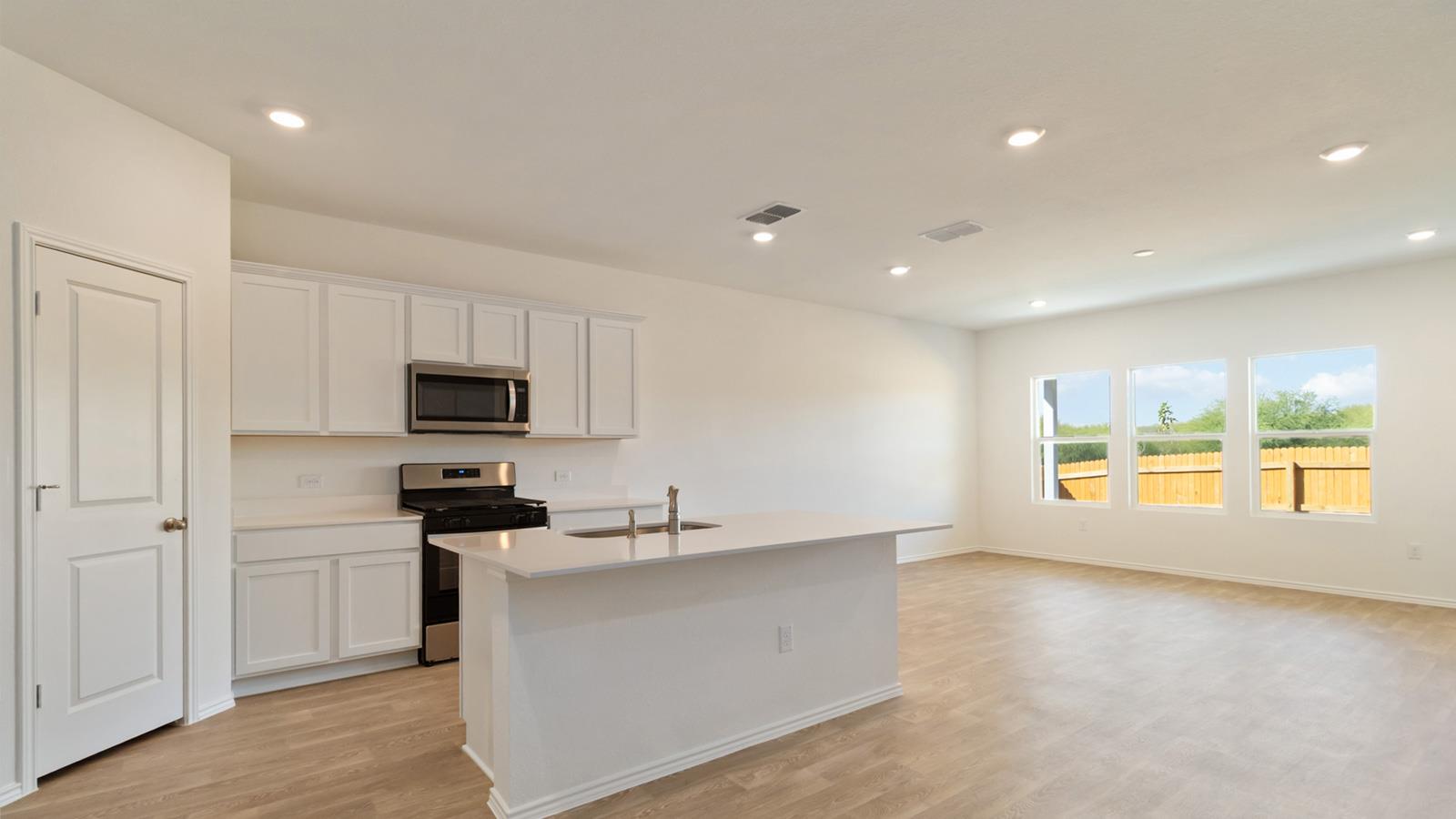 214 Balmorehea St, Kyle, TX 78640