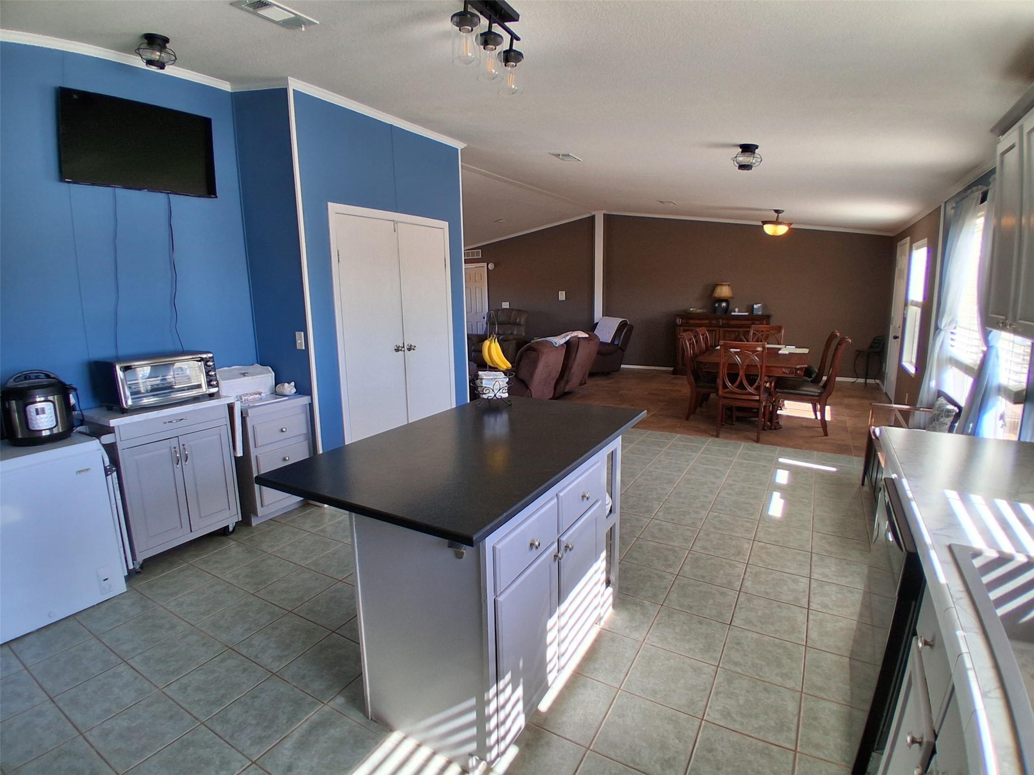 3160 Pettytown Rd, Dale, TX 78616