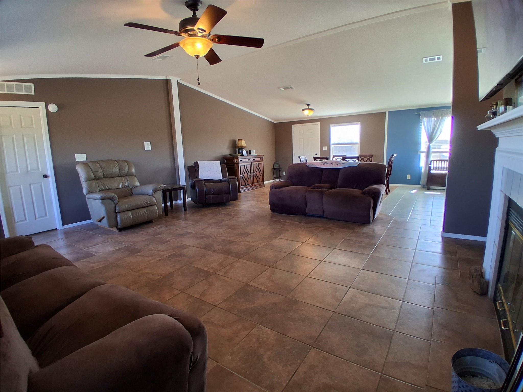 3160 Pettytown Rd, Dale, TX 78616