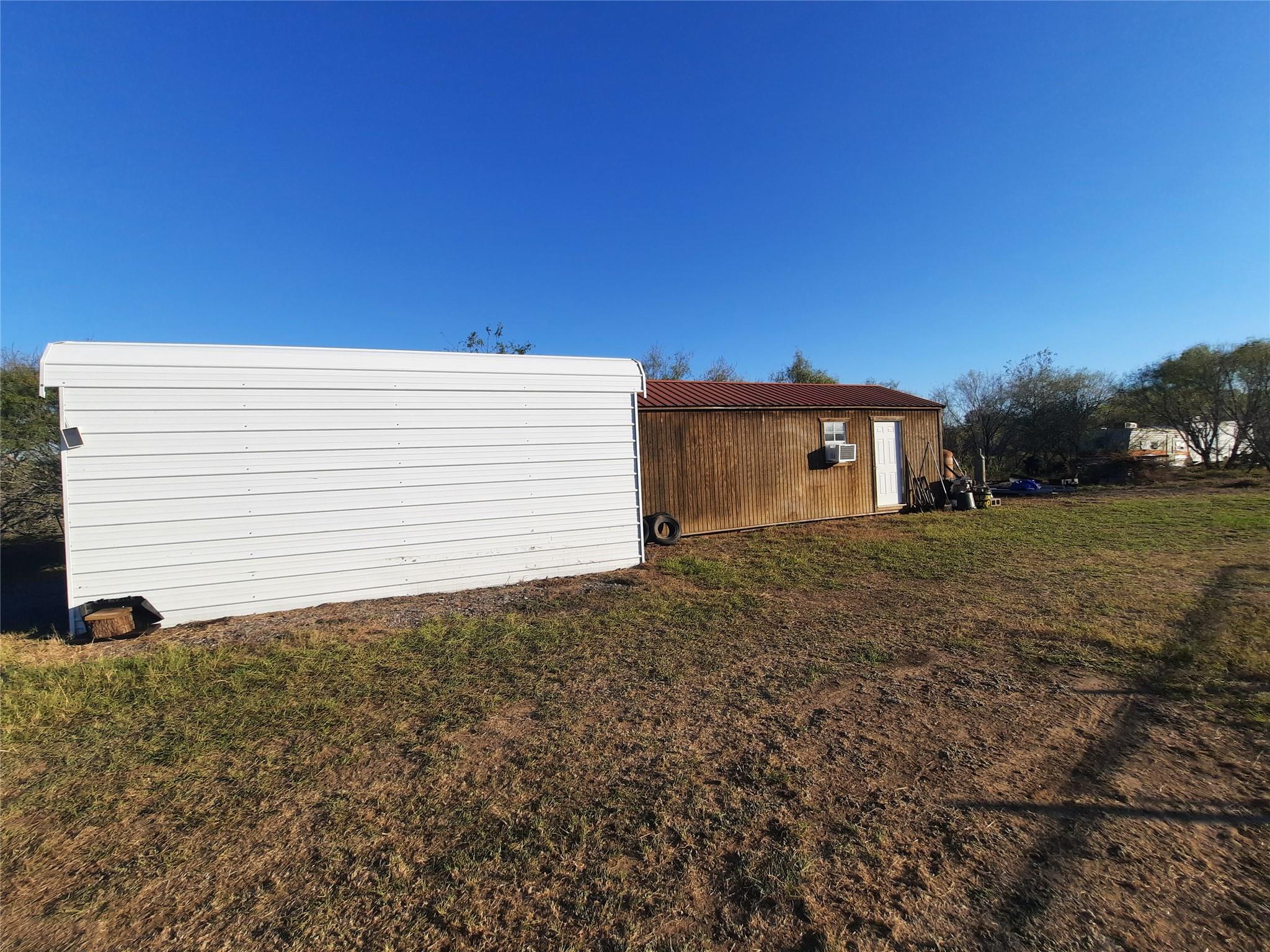 3160 Pettytown Rd, Dale, TX 78616