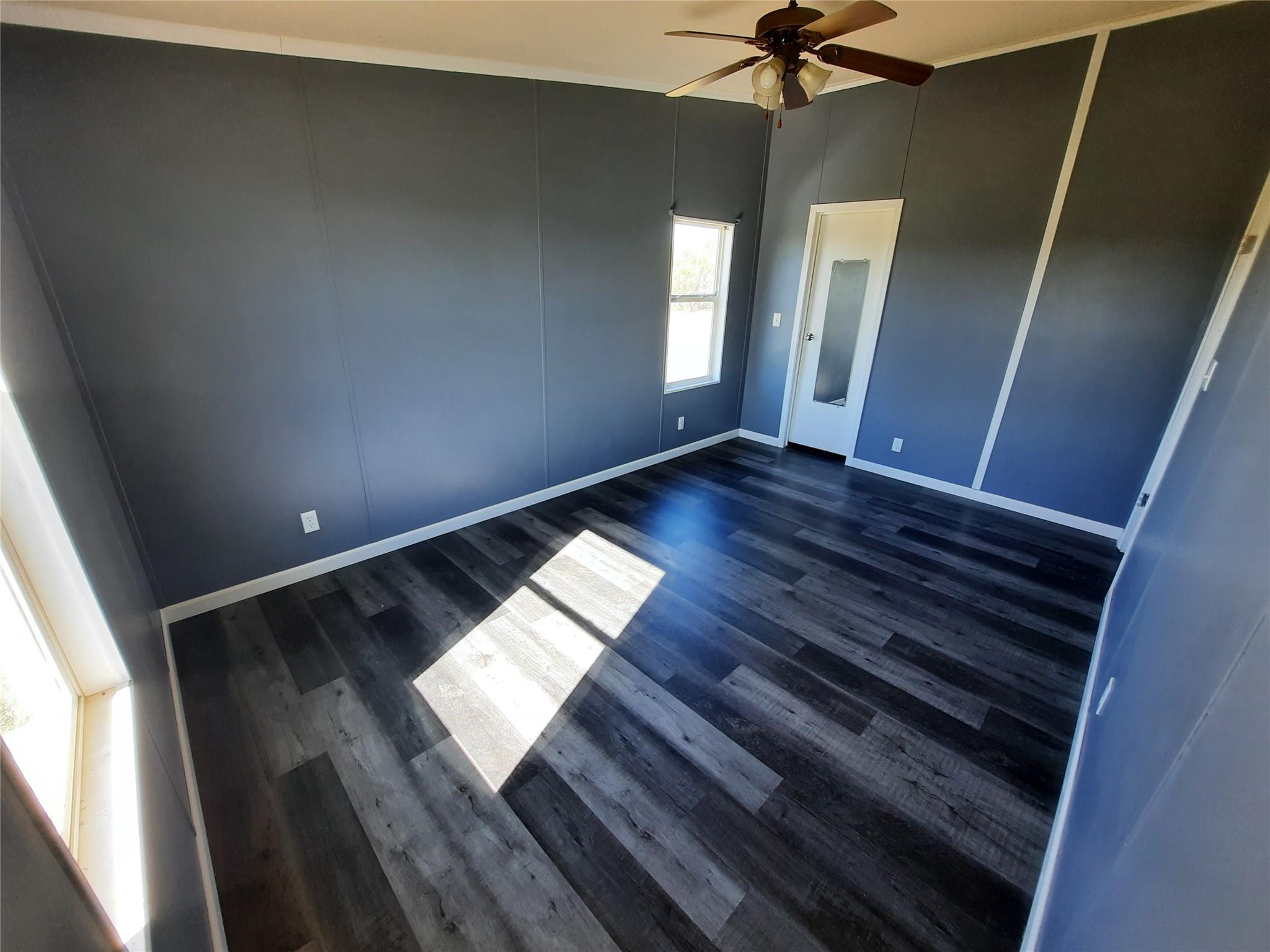 3160 Pettytown Rd, Dale, TX 78616