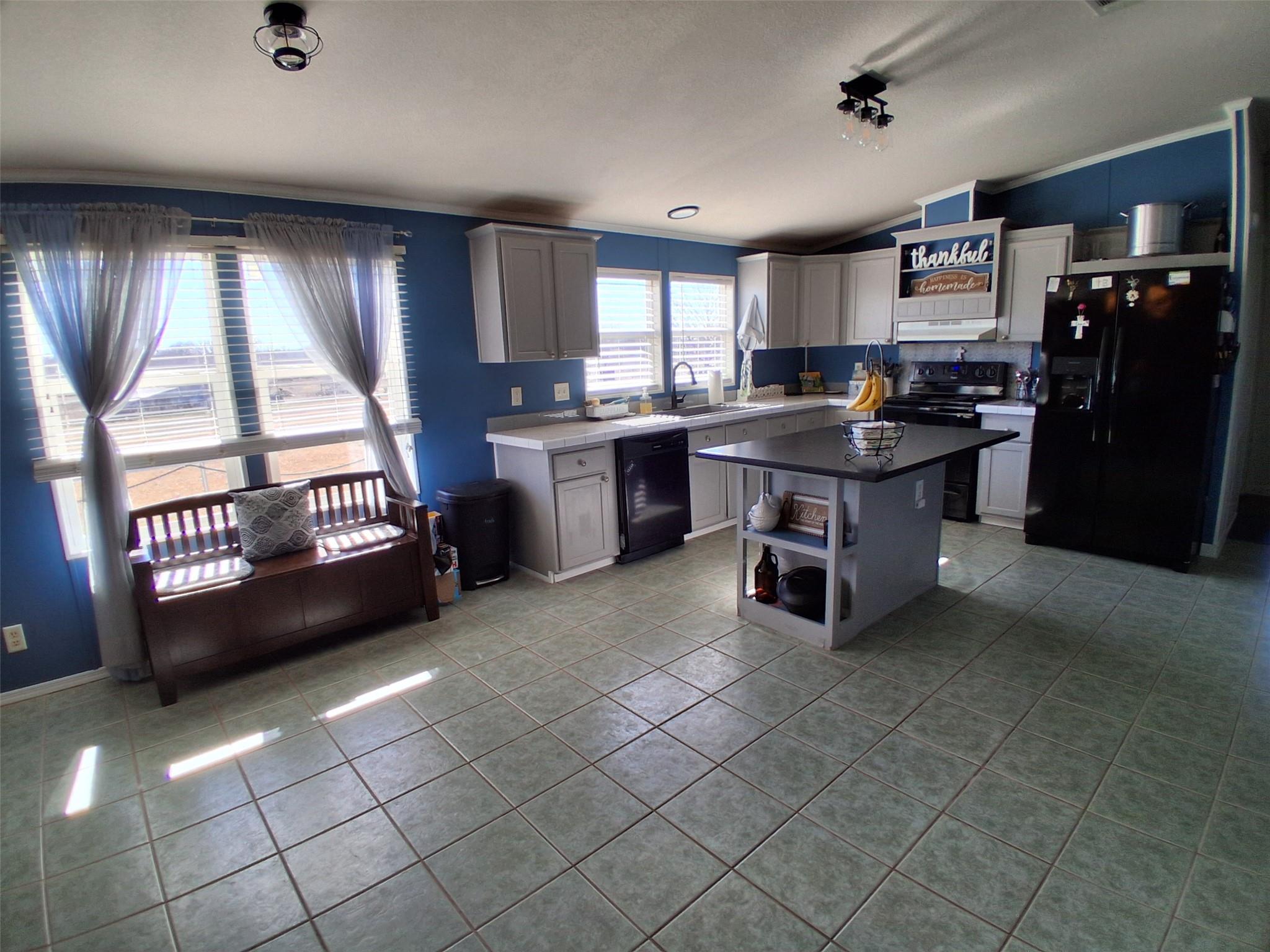 3160 Pettytown Rd, Dale, TX 78616