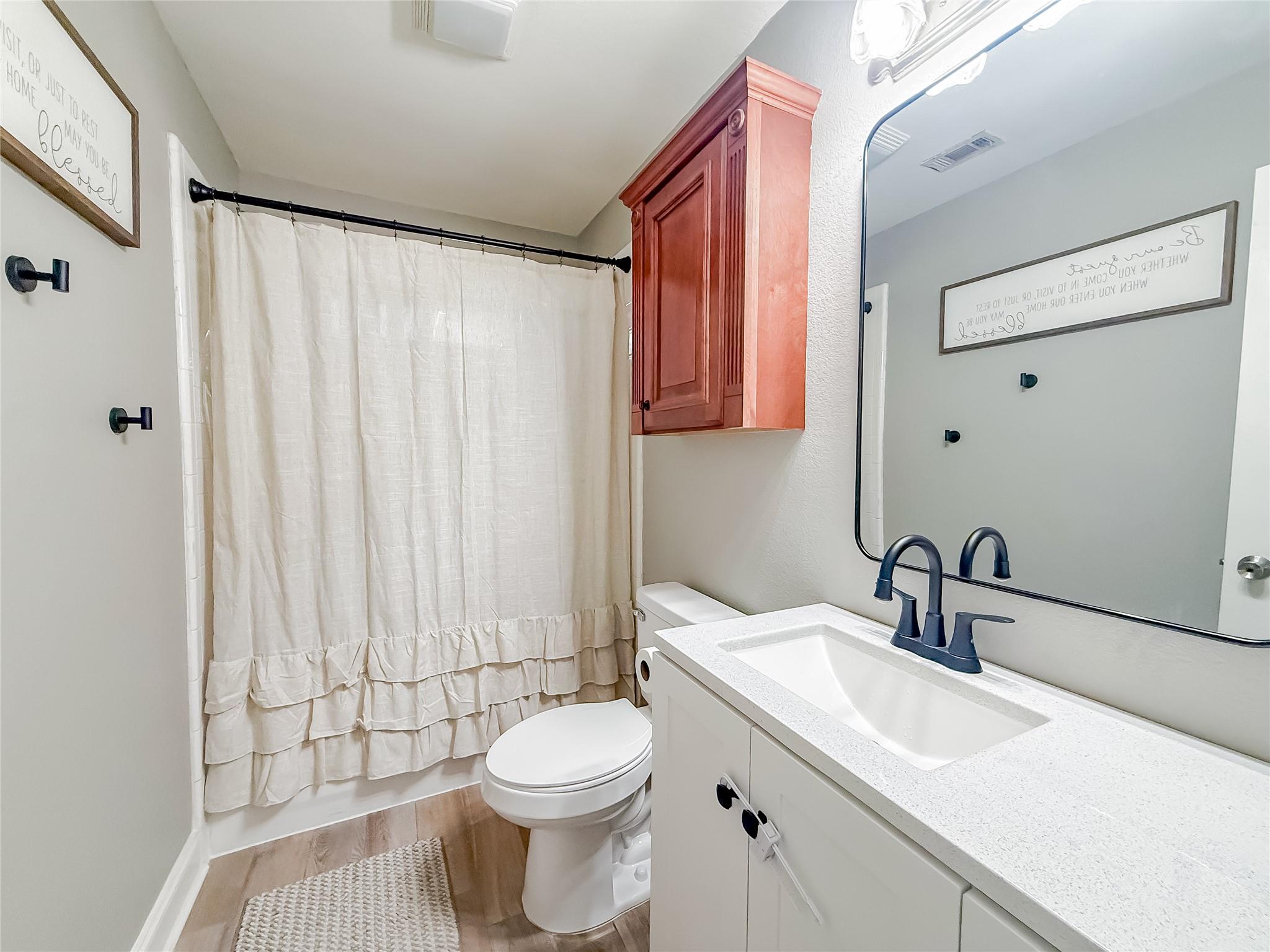 617 Caldwell St, Lexington, TX 78947