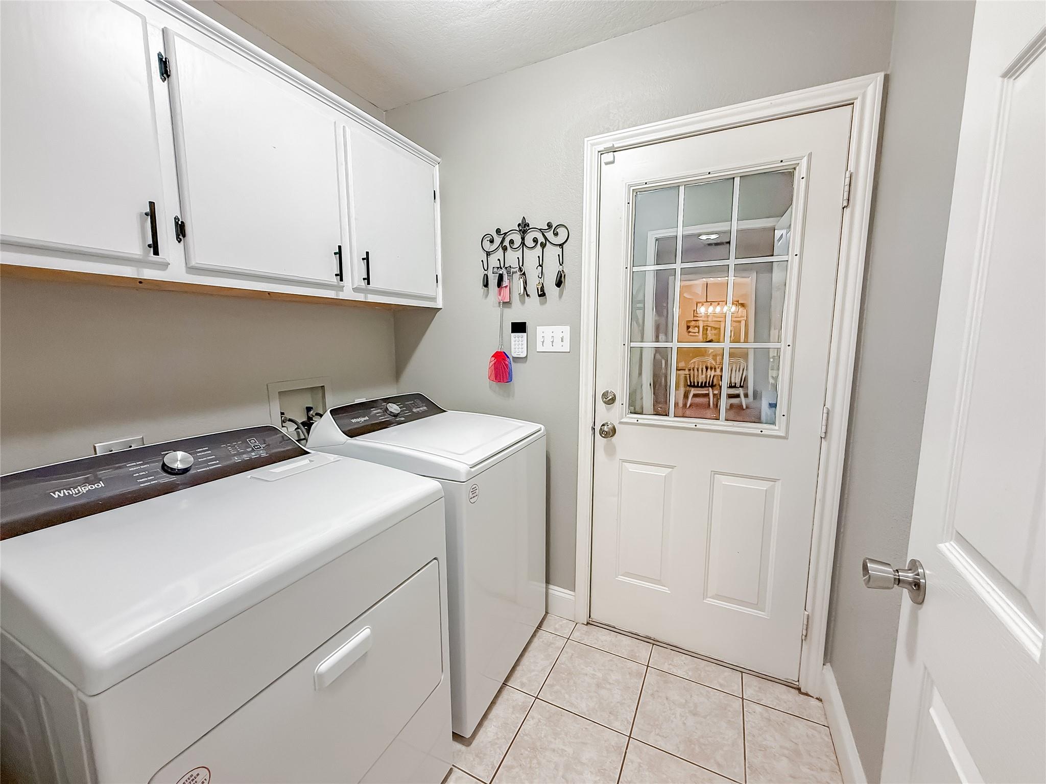 617 Caldwell St, Lexington, TX 78947