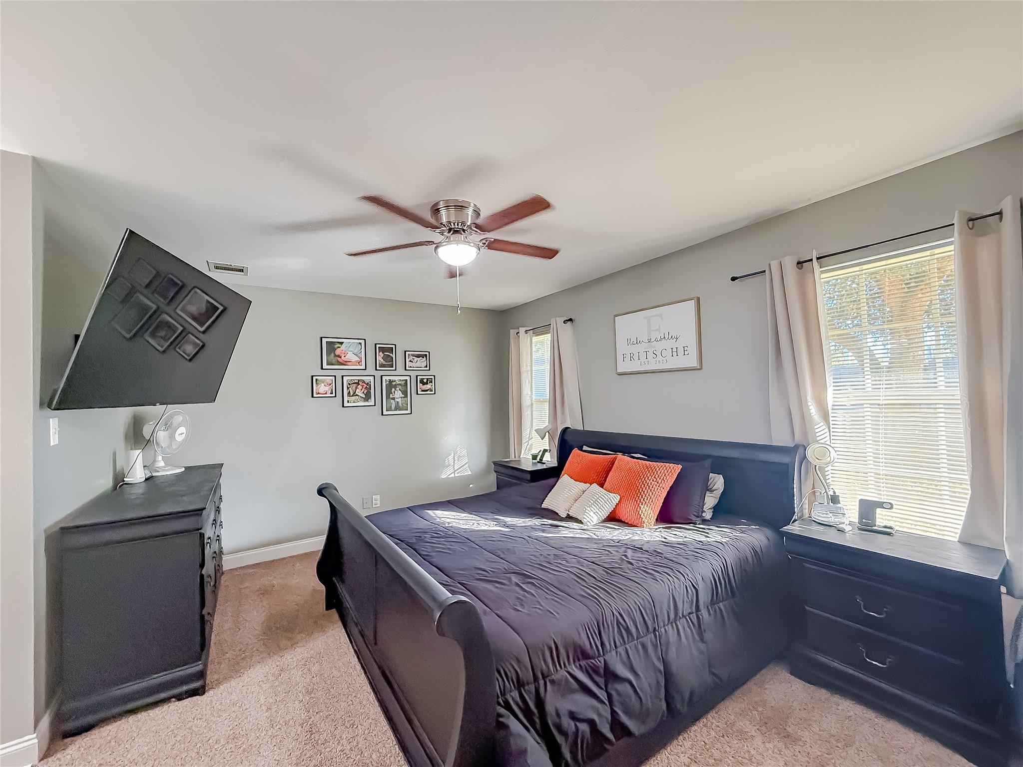 617 Caldwell St, Lexington, TX 78947