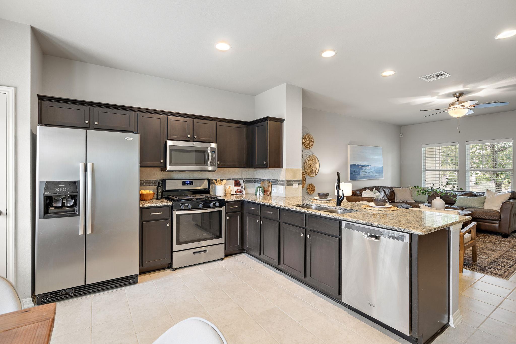 147 Wainscot Oak Way, San Marcos, TX 78666