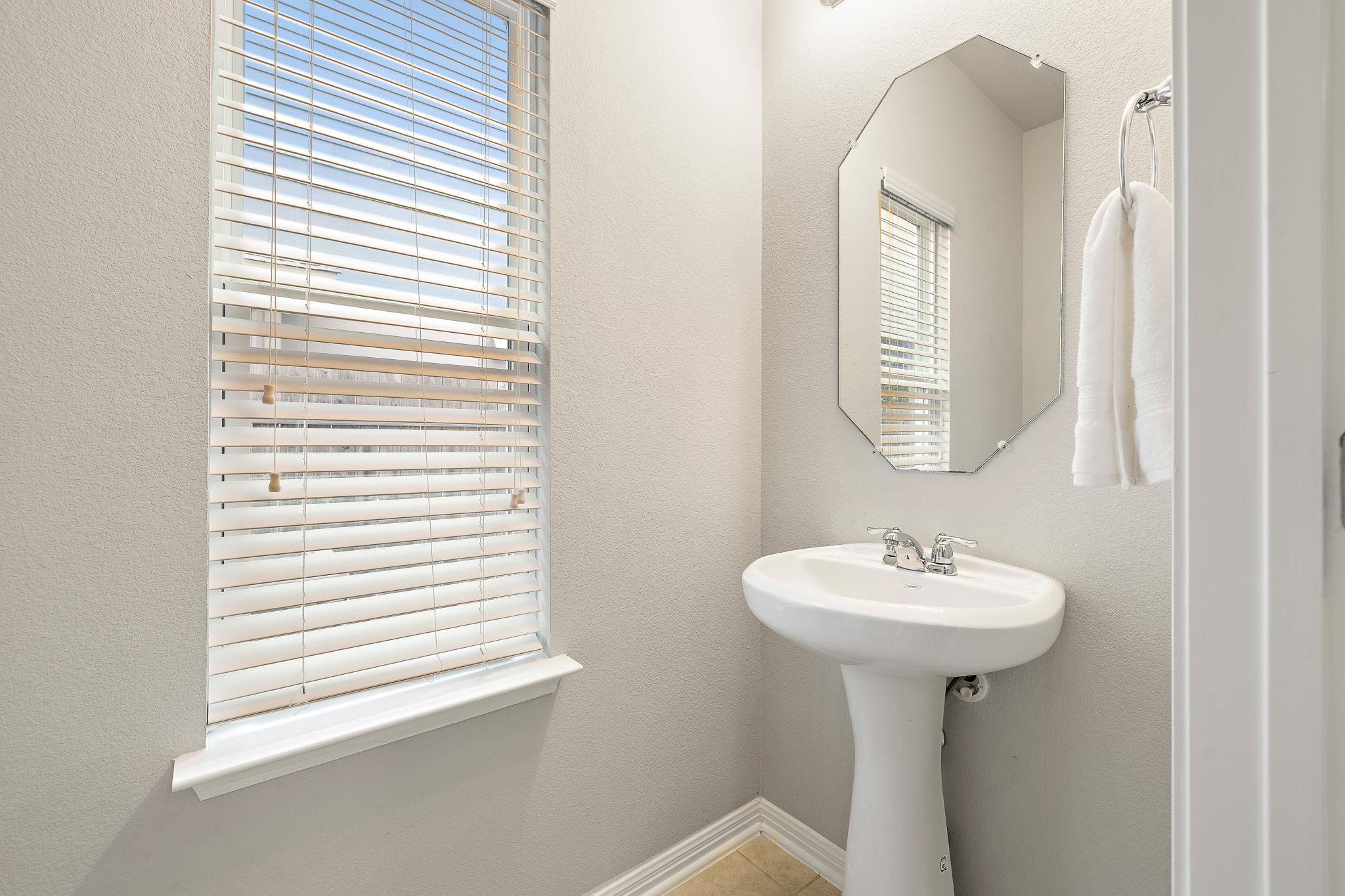 147 Wainscot Oak Way, San Marcos, TX 78666