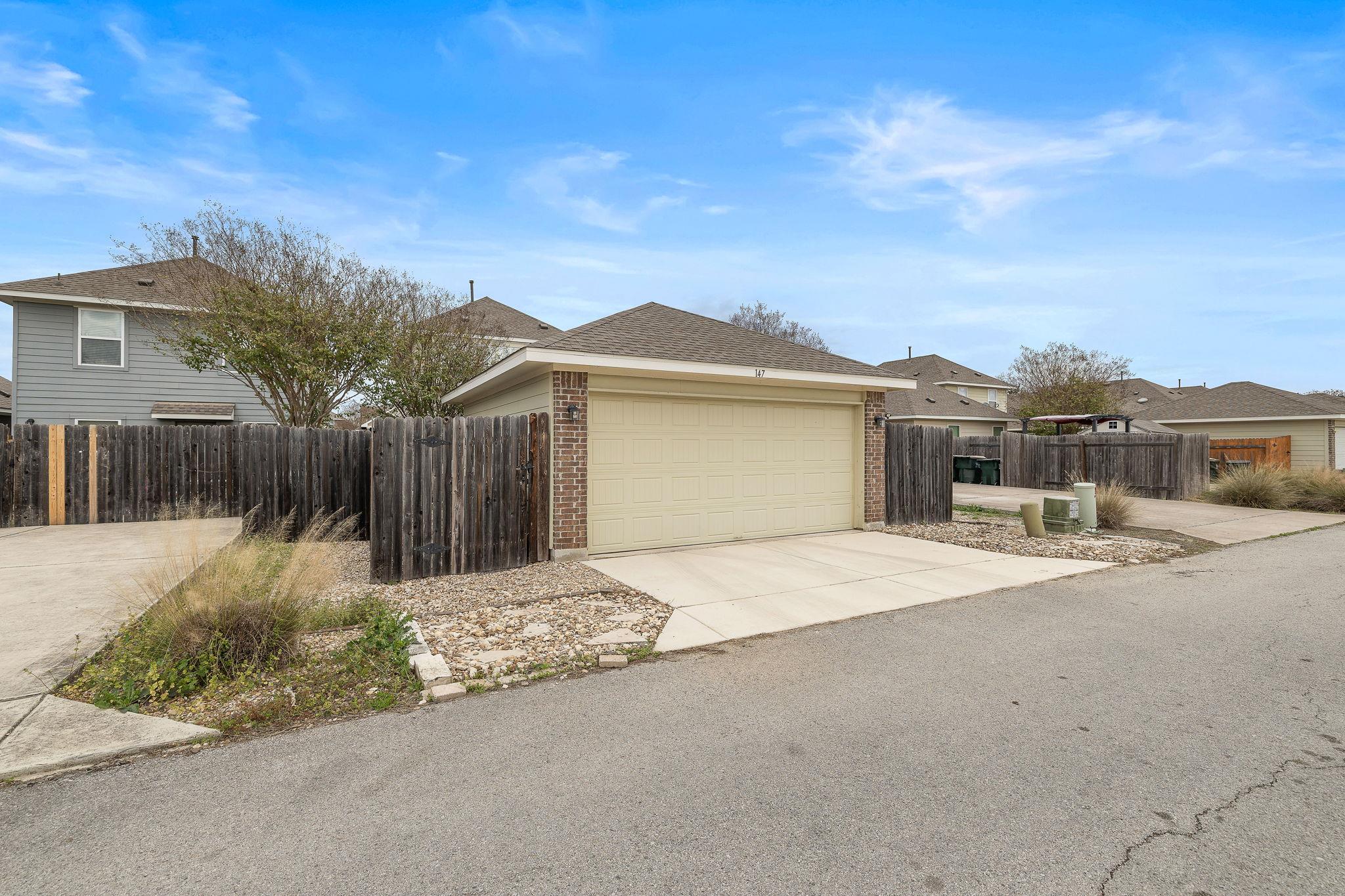 147 Wainscot Oak Way, San Marcos, TX 78666