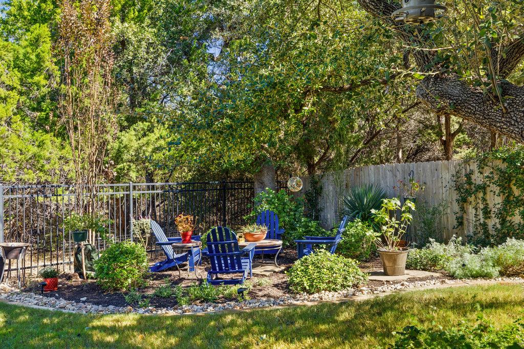 290 Brentwood Dr, Austin, TX 78737