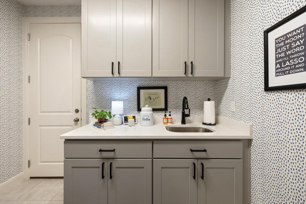 290 Brentwood Dr, Austin, TX 78737