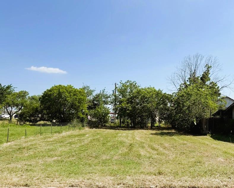 104 W Burton St, Manor, TX 78653