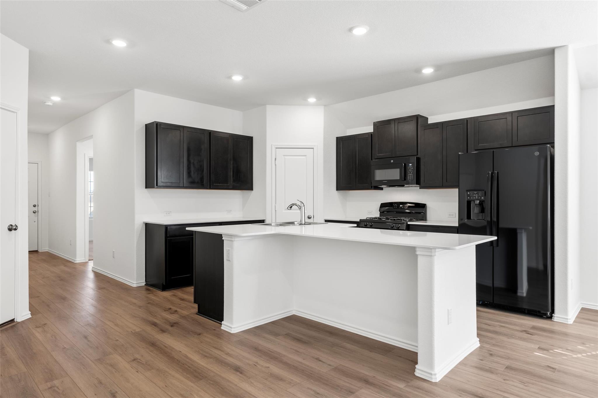 625 Waterway Ave, Hutto, TX 78634