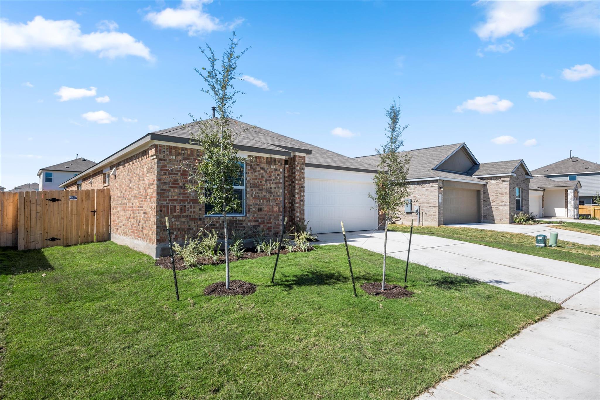 625 Waterway Ave, Hutto, TX 78634