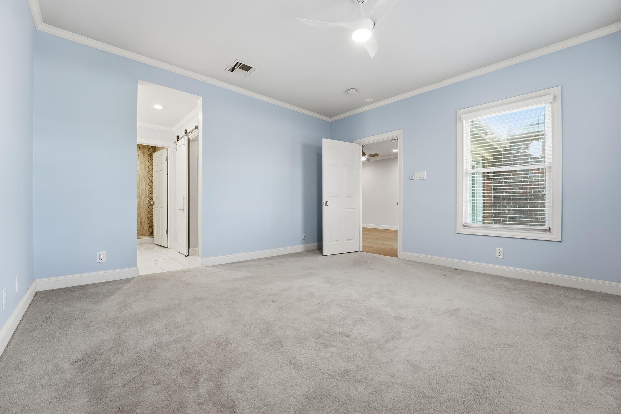 28 Tournament Way, The Hills, TX 78738