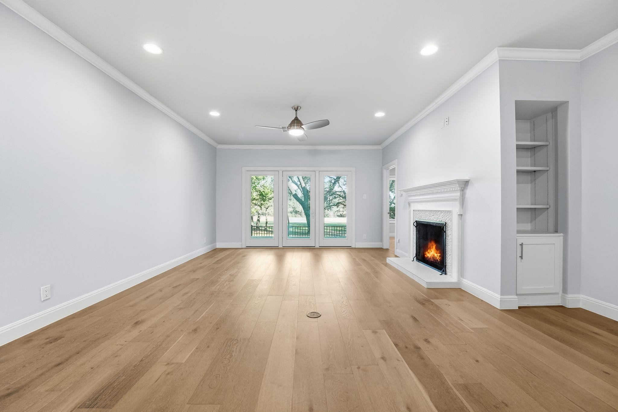 28 Tournament Way, The Hills, TX 78738