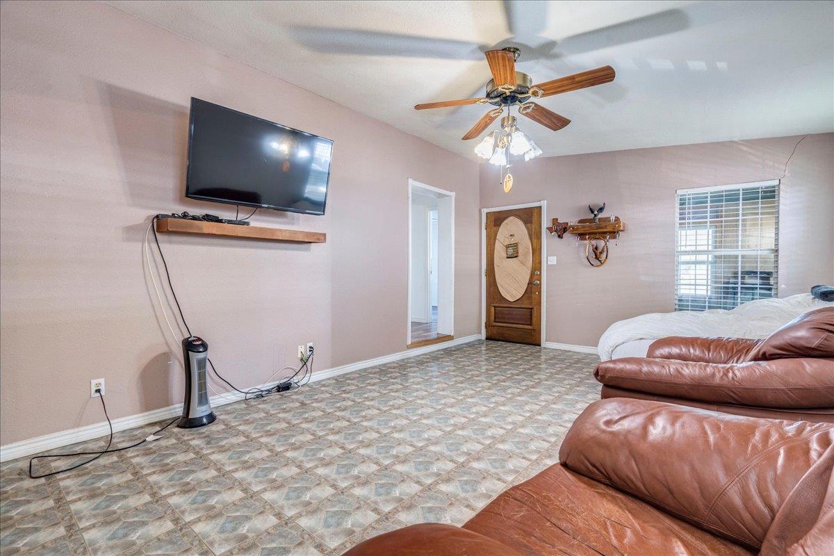 1907 Blue Meadow Dr, Austin, TX 78744