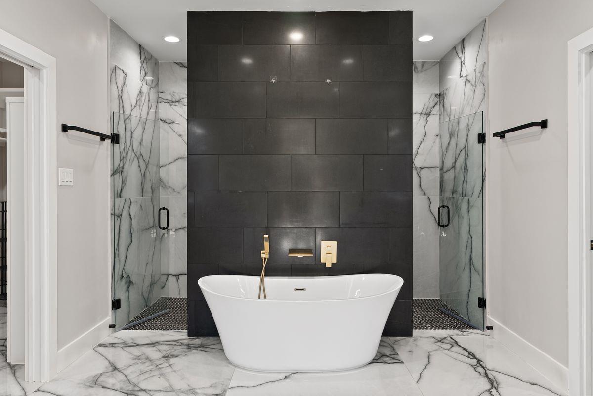 105 Golden Eagle, Horseshoe Bay, TX 78657