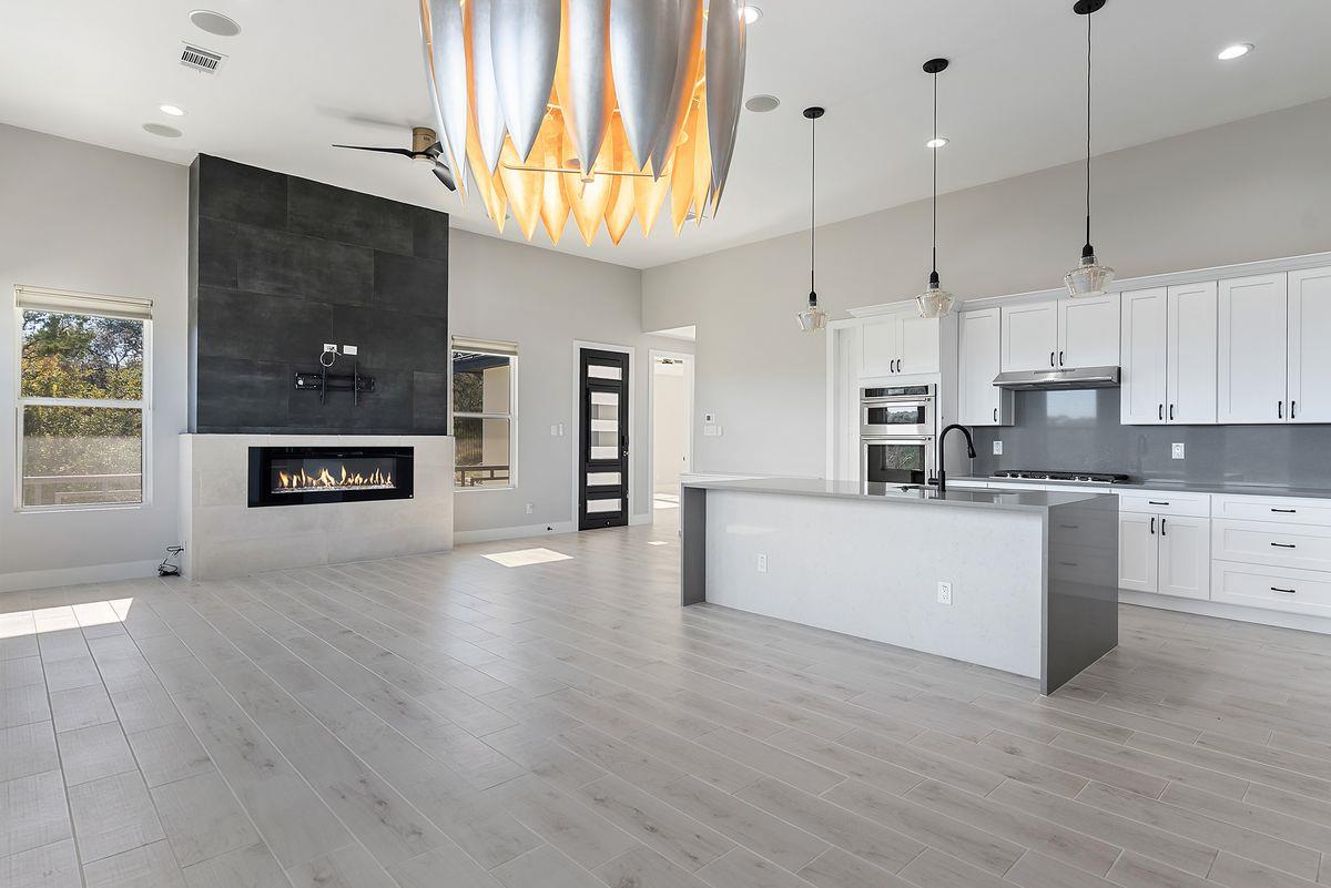 105 Golden Eagle, Horseshoe Bay, TX 78657