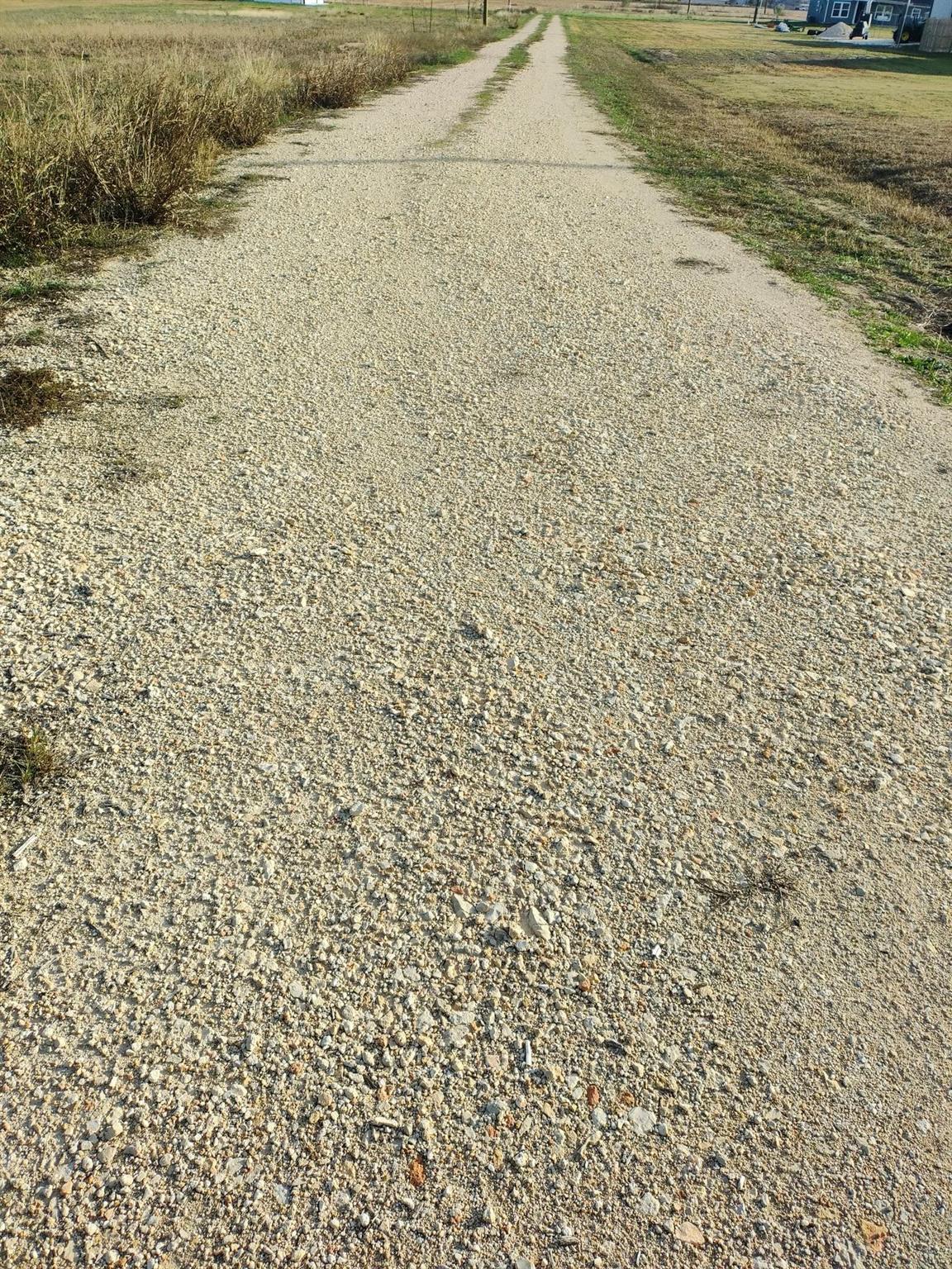 3001 Dolphin Dr, Coupland, TX 78615