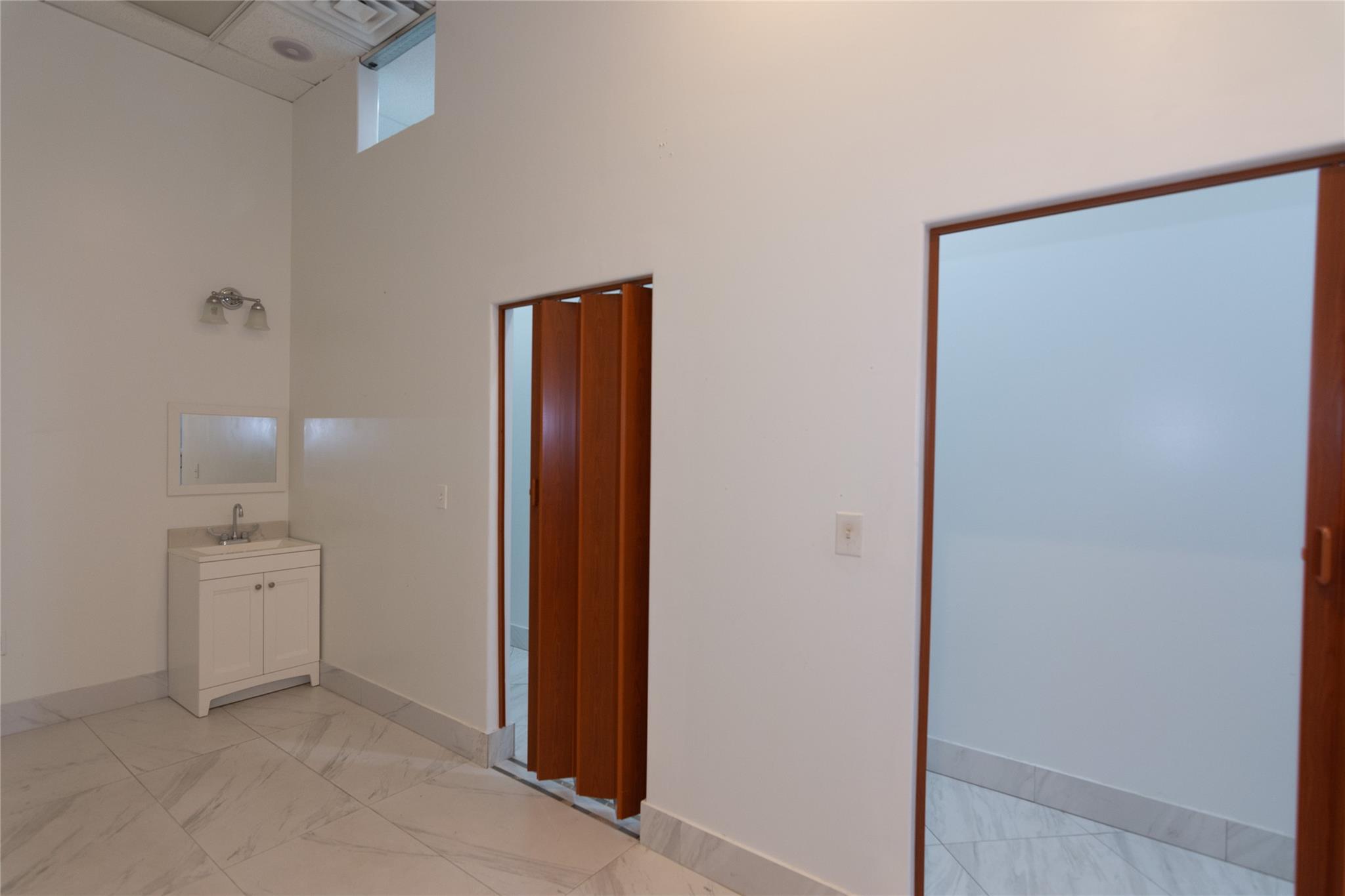 399 W Louis Henna Blvd # A, Austin, TX 78728