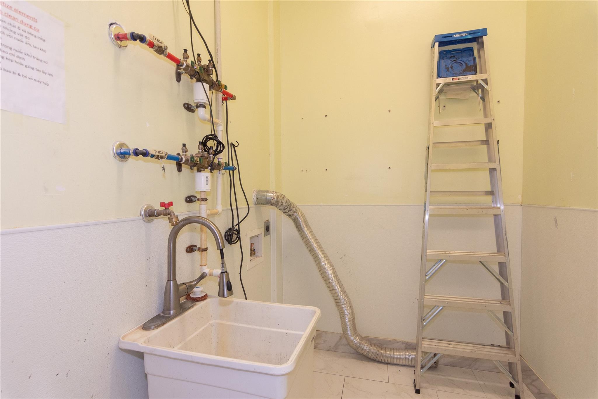 399 W Louis Henna Blvd # A, Austin, TX 78728