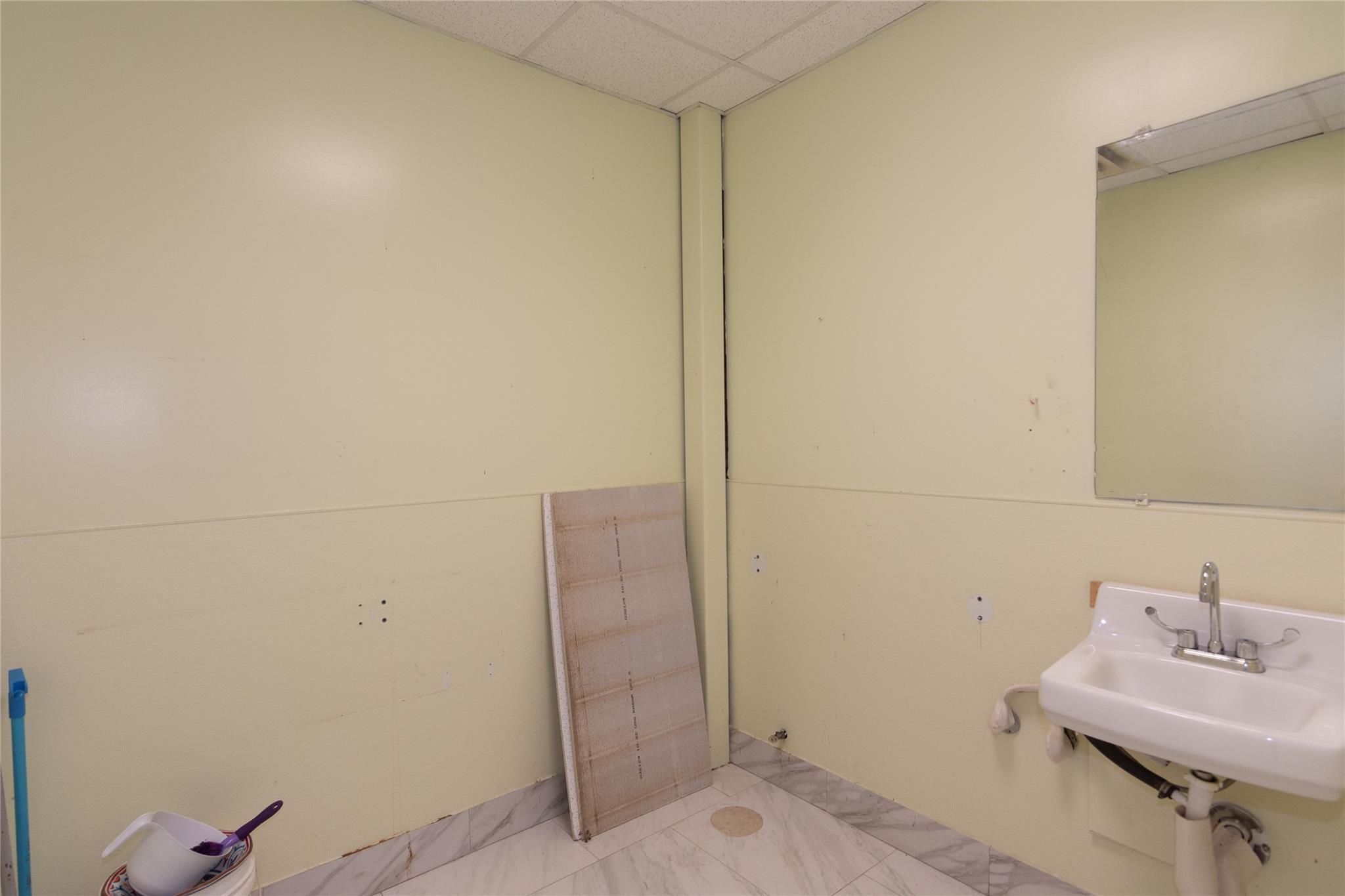 399 W Louis Henna Blvd # A, Austin, TX 78728