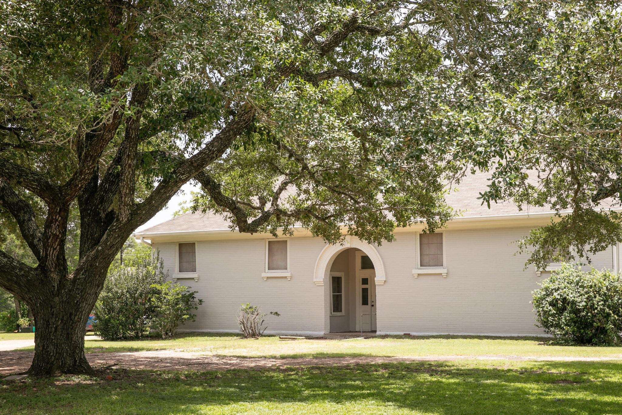 515 N Colorado St, Burton, TX 77835