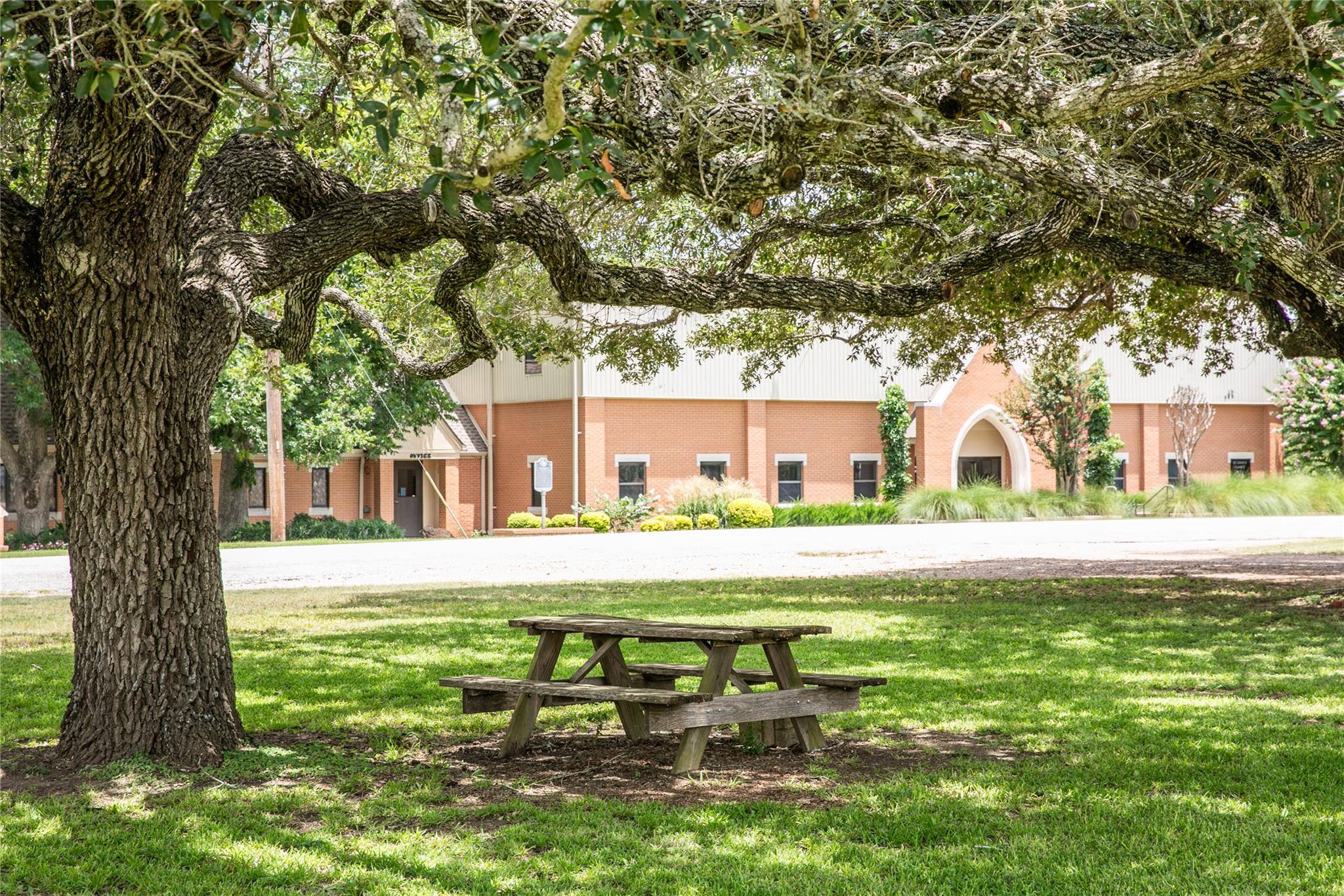 515 N Colorado St, Burton, TX 77835