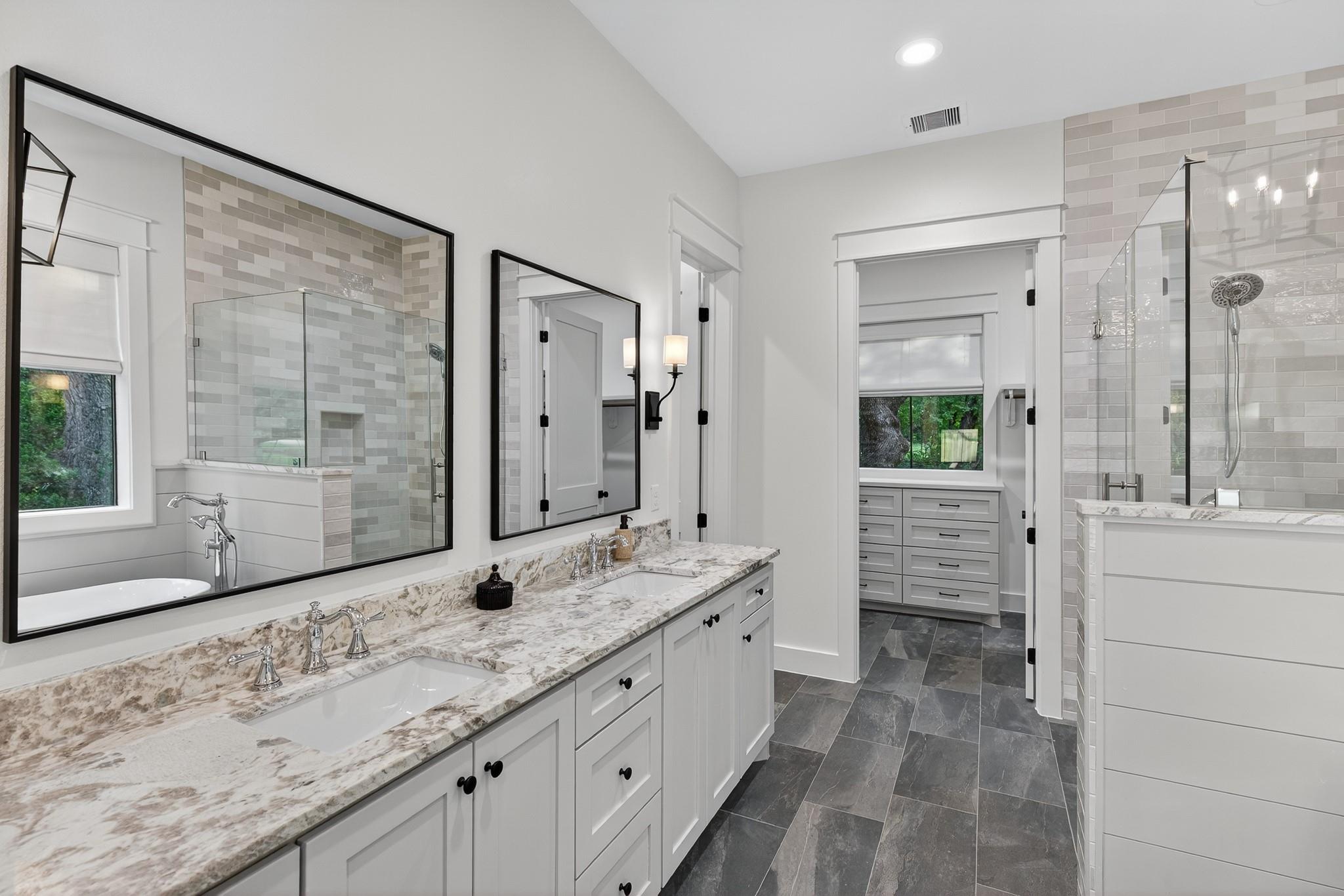 2001 Granite Cv., Kingsland, TX 78639