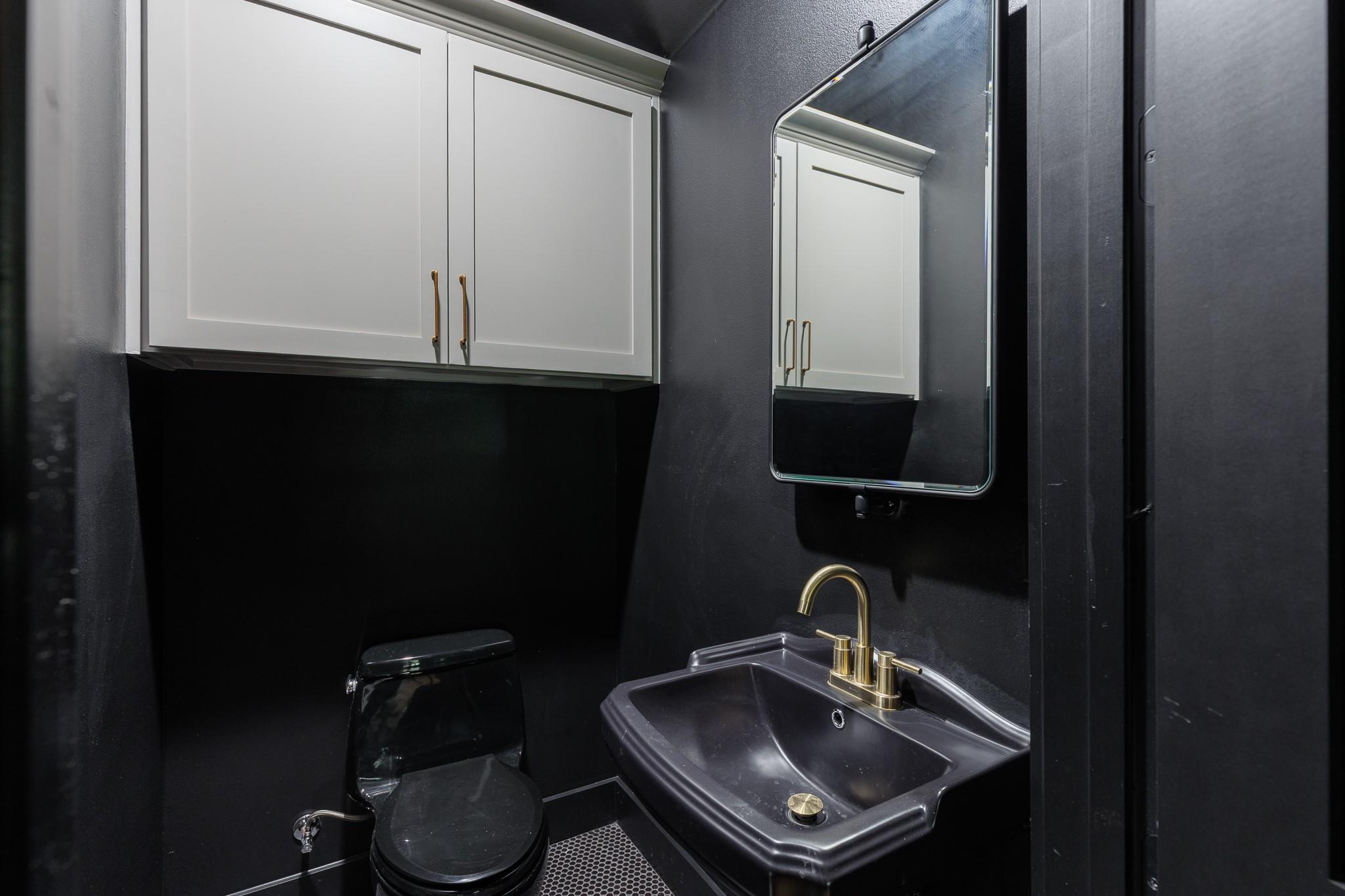 2001 Granite Cv., Kingsland, TX 78639