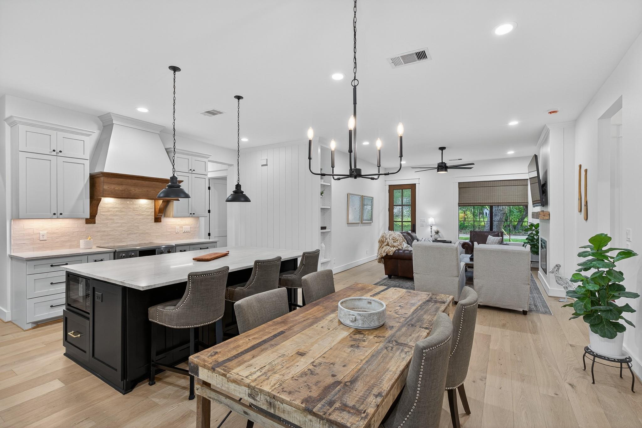 2001 Granite Cv., Kingsland, TX 78639