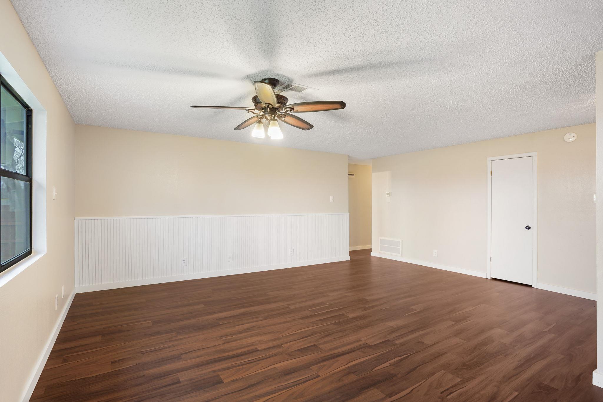 358 Lake Placid Dr, Seguin, TX 78155