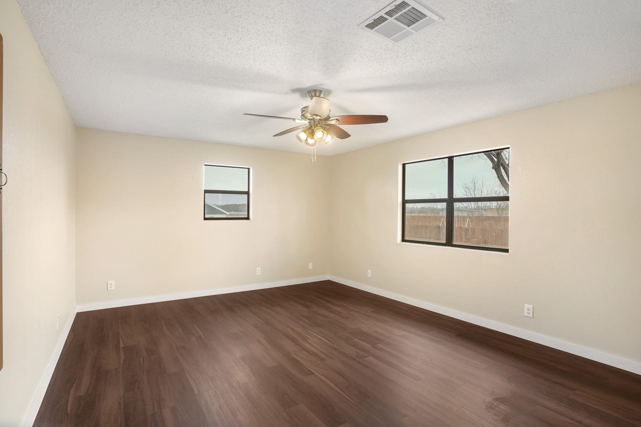 358 Lake Placid Dr, Seguin, TX 78155