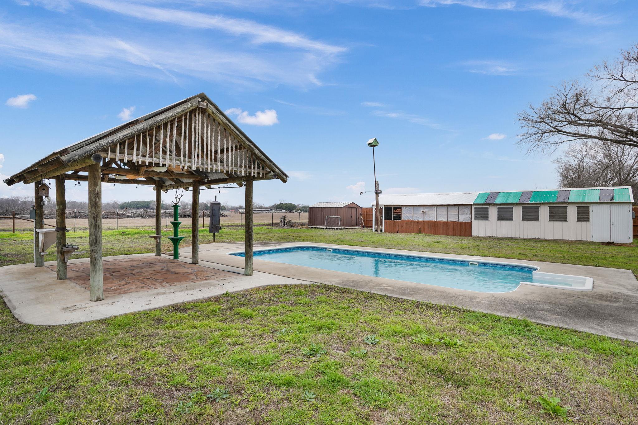 358 Lake Placid Dr, Seguin, TX 78155