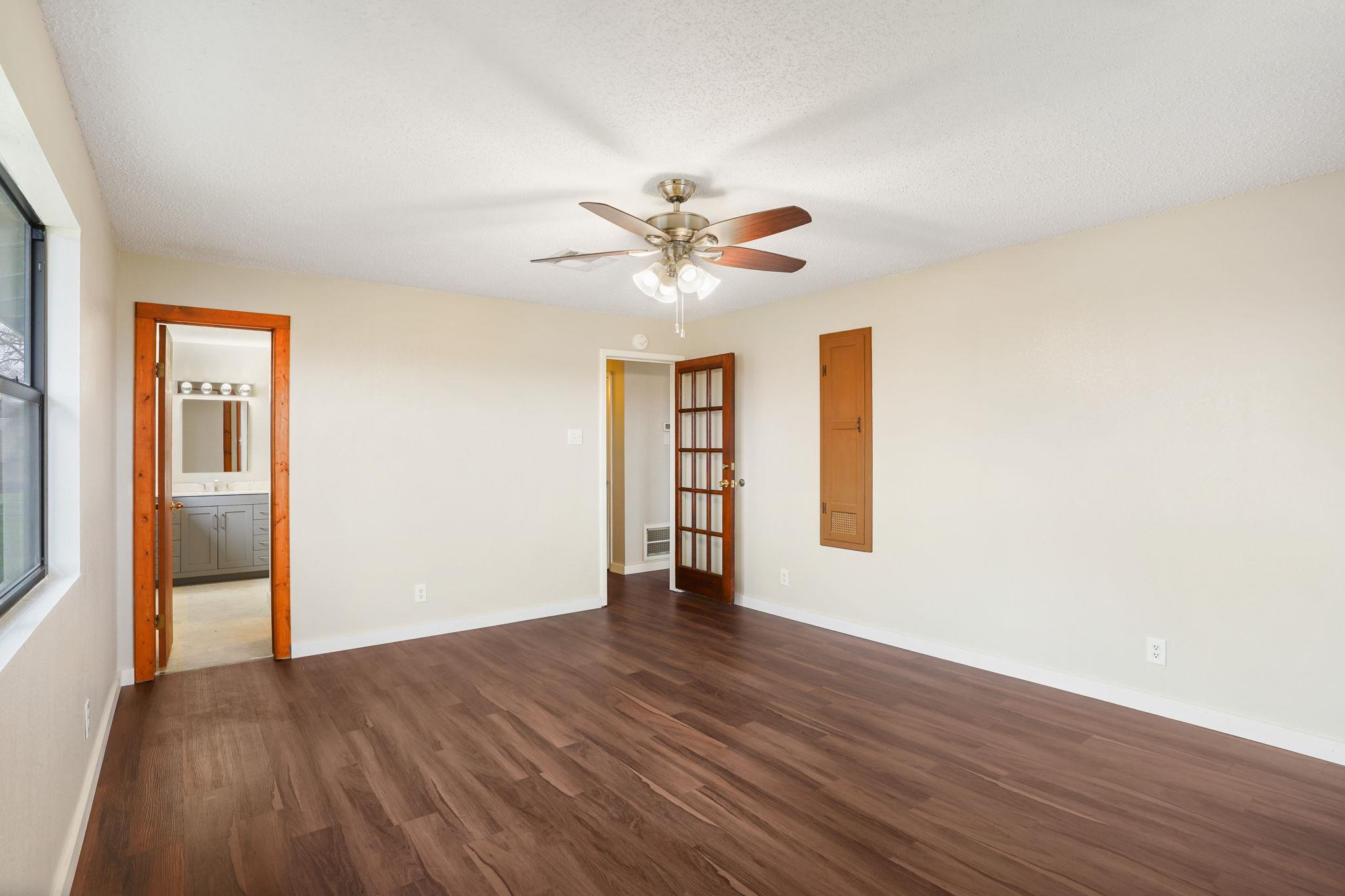 358 Lake Placid Dr, Seguin, TX 78155