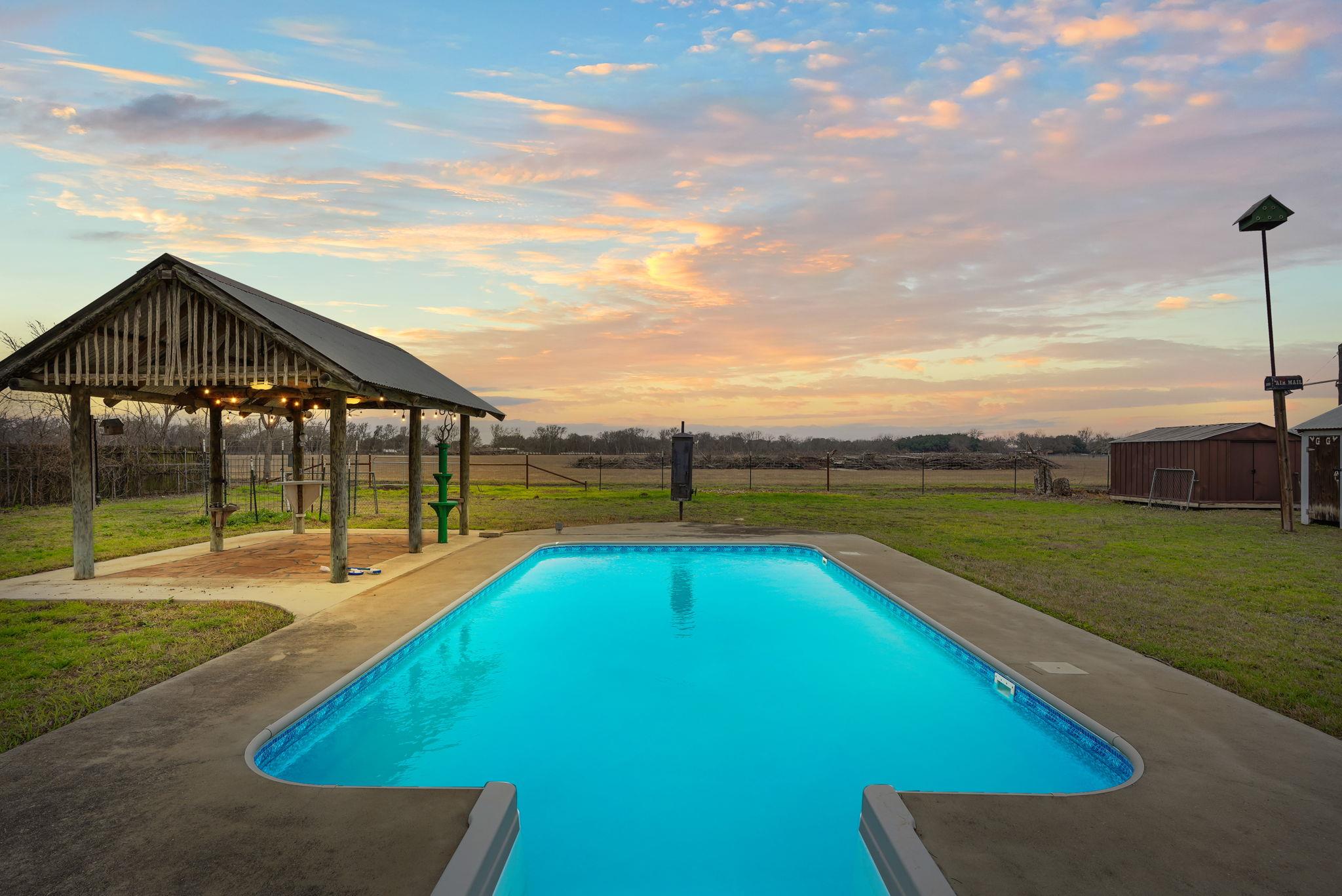 358 Lake Placid Dr, Seguin, TX 78155