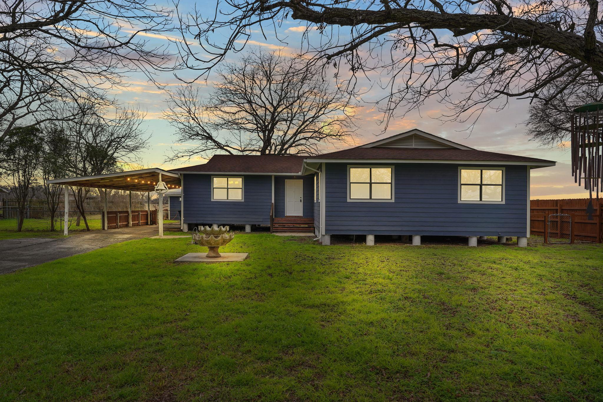 358 Lake Placid Dr, Seguin, TX 78155