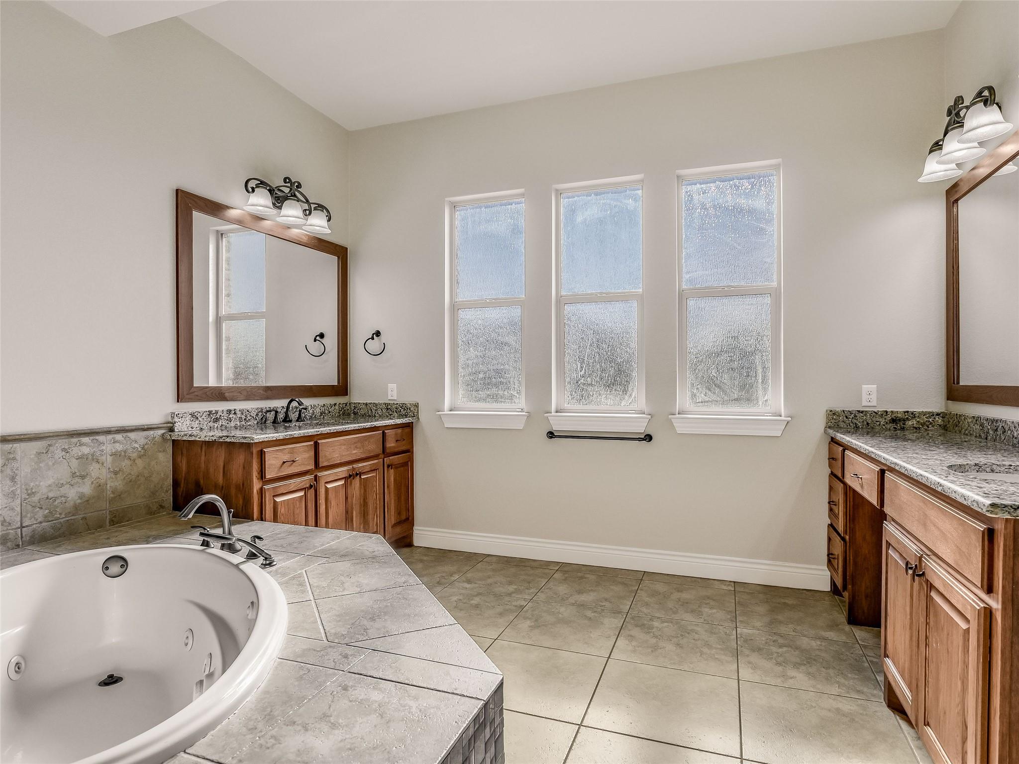 121 Wagon Gap Ct, Bastrop, TX 78602