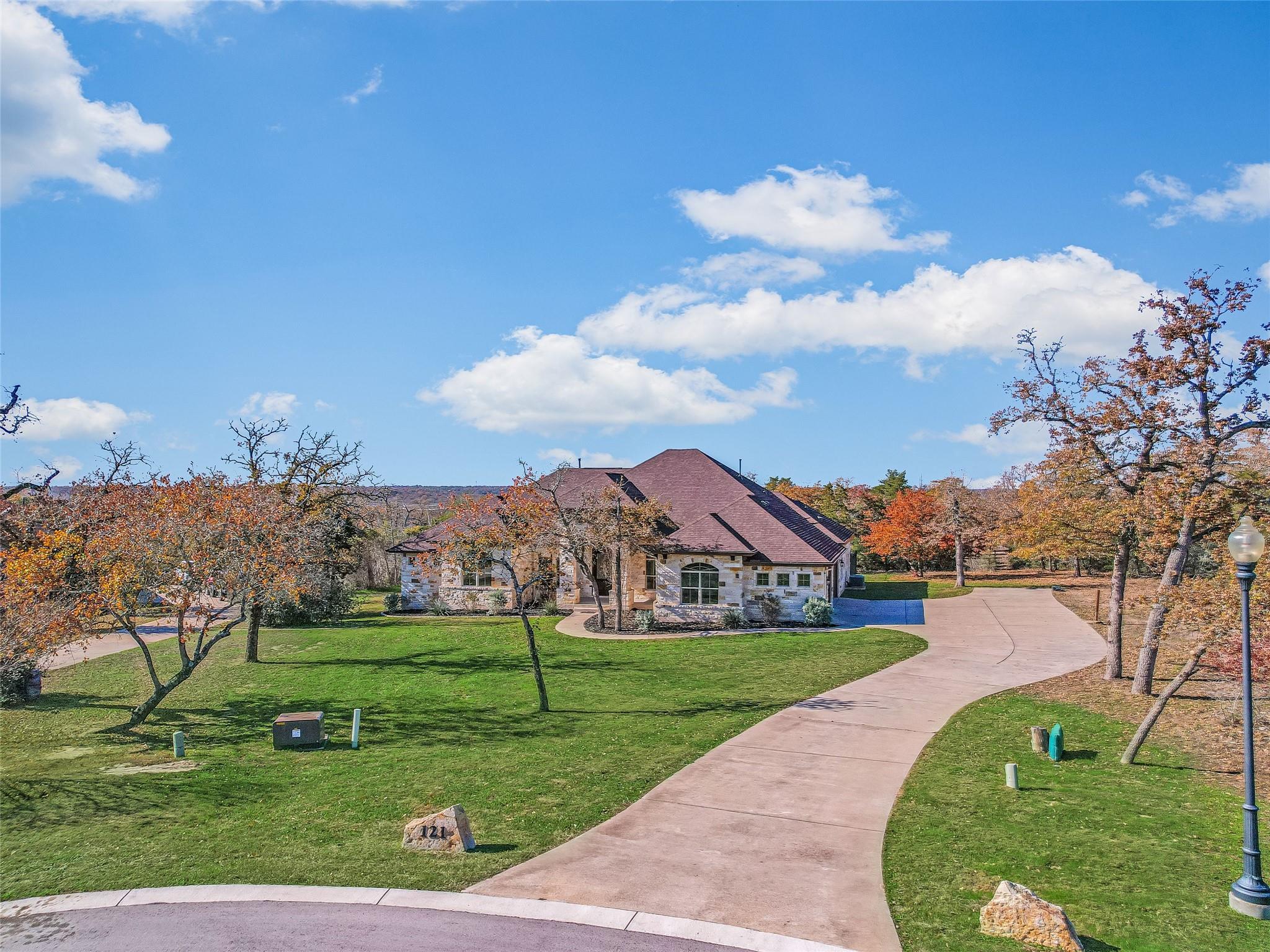 121 Wagon Gap Ct, Bastrop, TX 78602