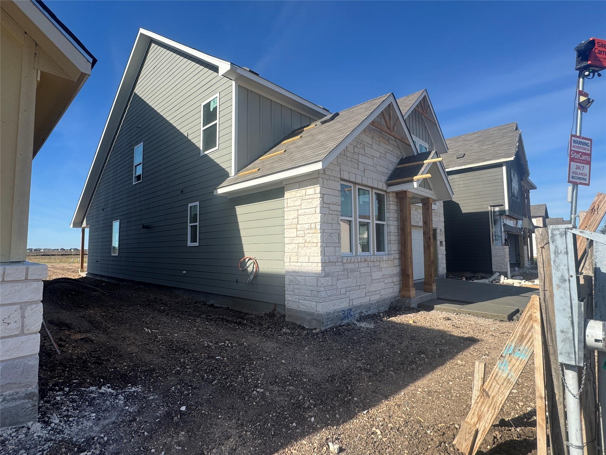 318 Willow Heights Dr, Hutto, TX 78634