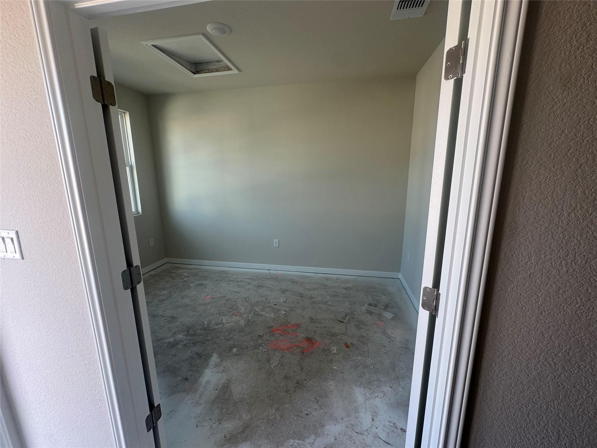 318 Willow Heights Dr, Hutto, TX 78634