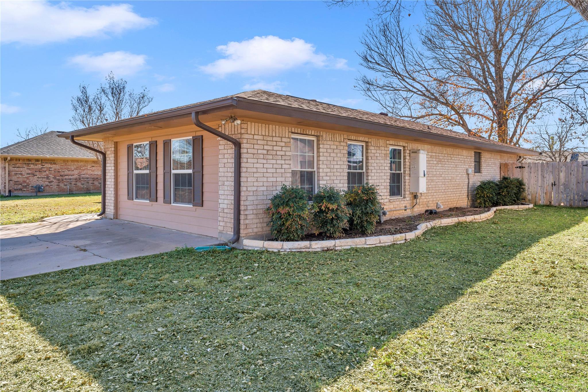 213 Corder Ln, Burnet, TX 78611