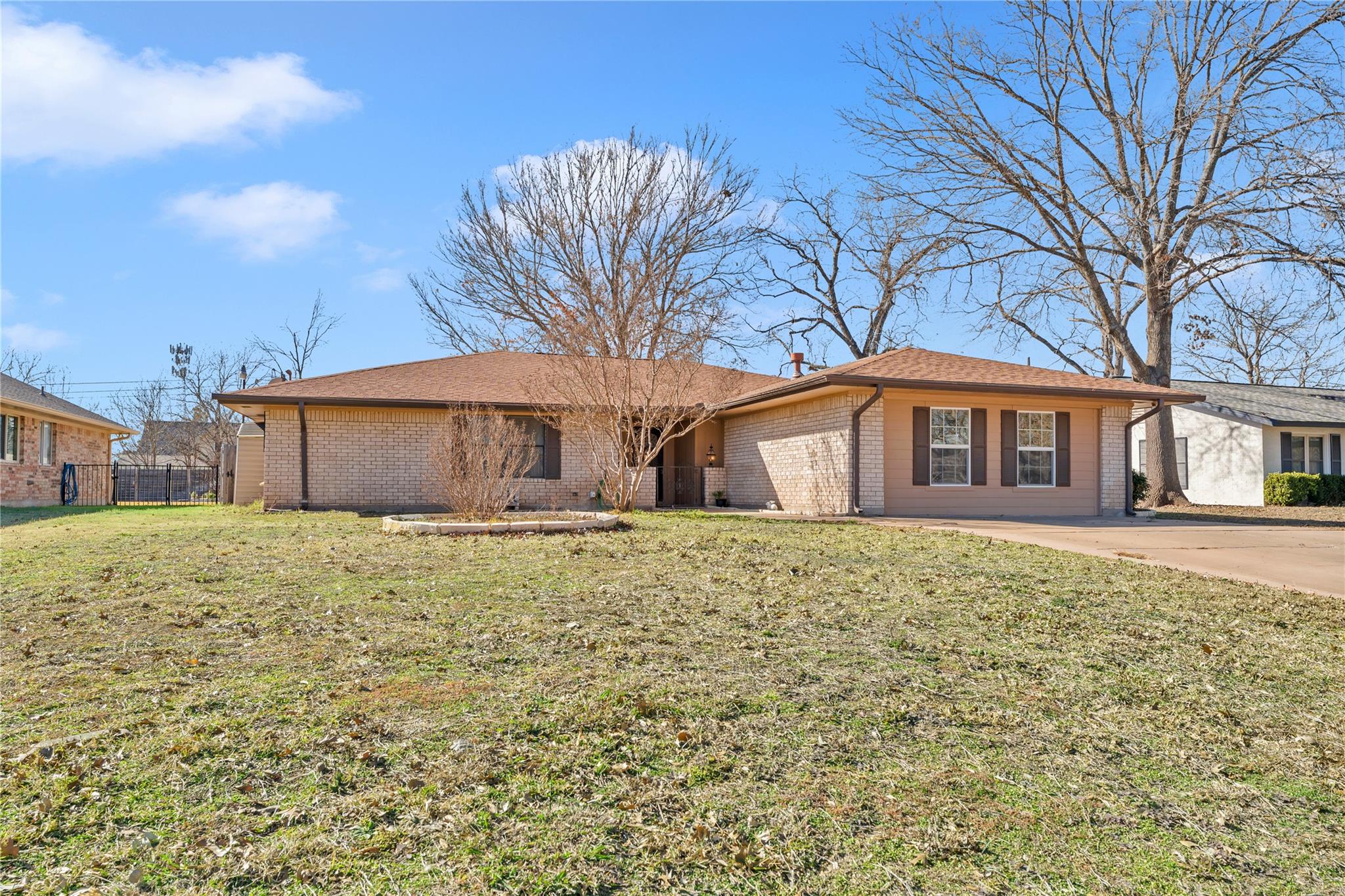 213 Corder Ln, Burnet, TX 78611