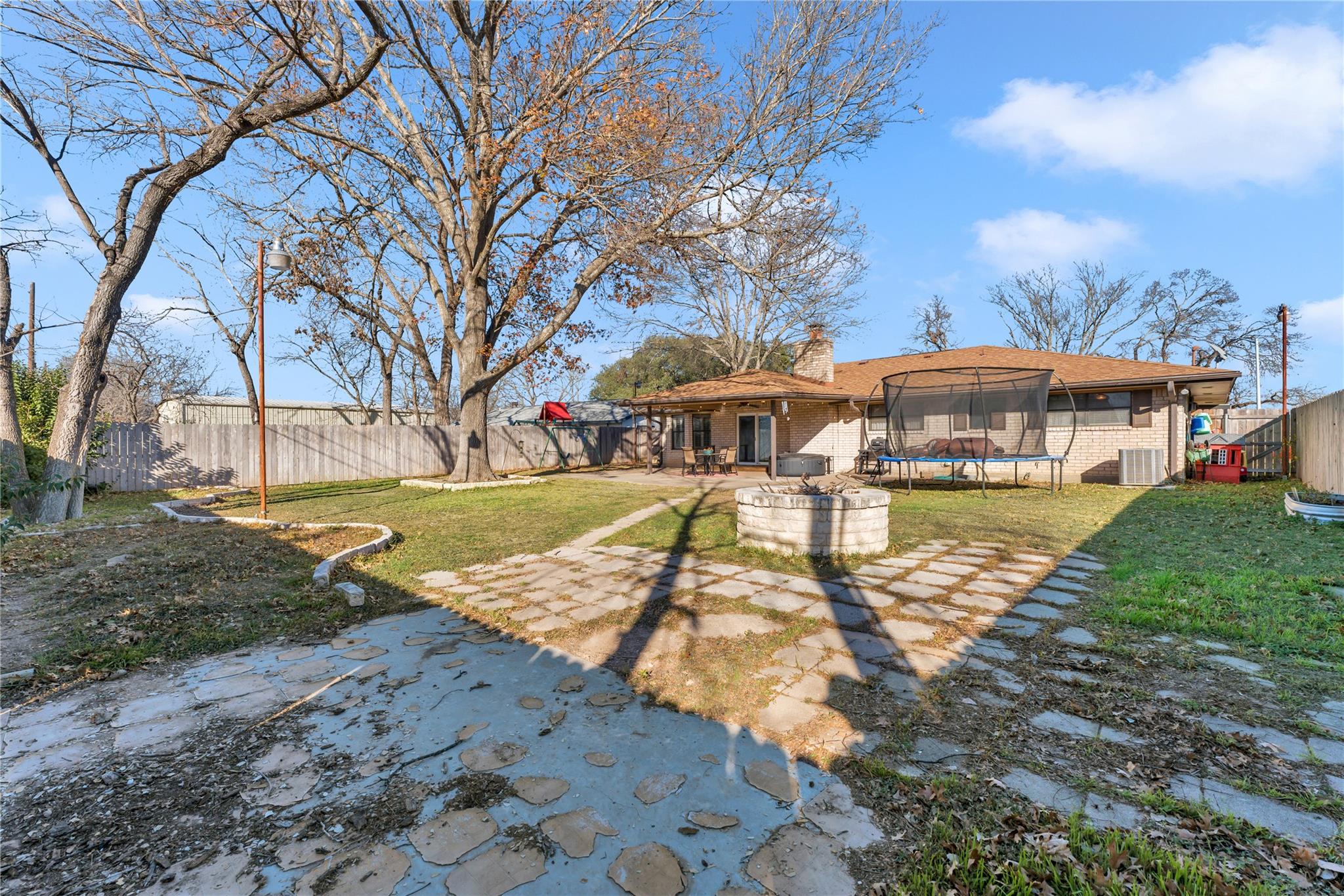 213 Corder Ln, Burnet, TX 78611
