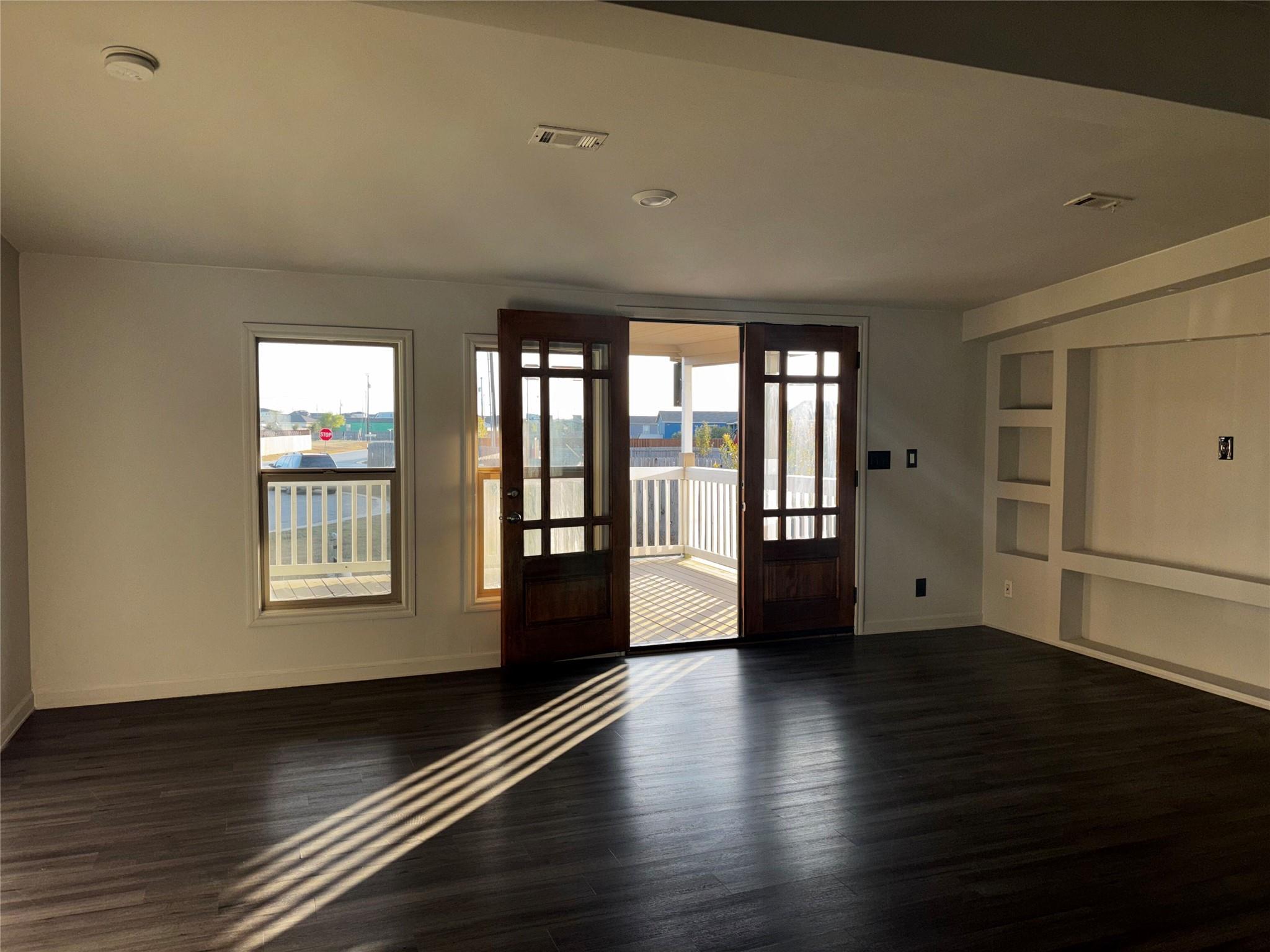 120 Scarlet Ibis Pass, Del Valle, TX 78617