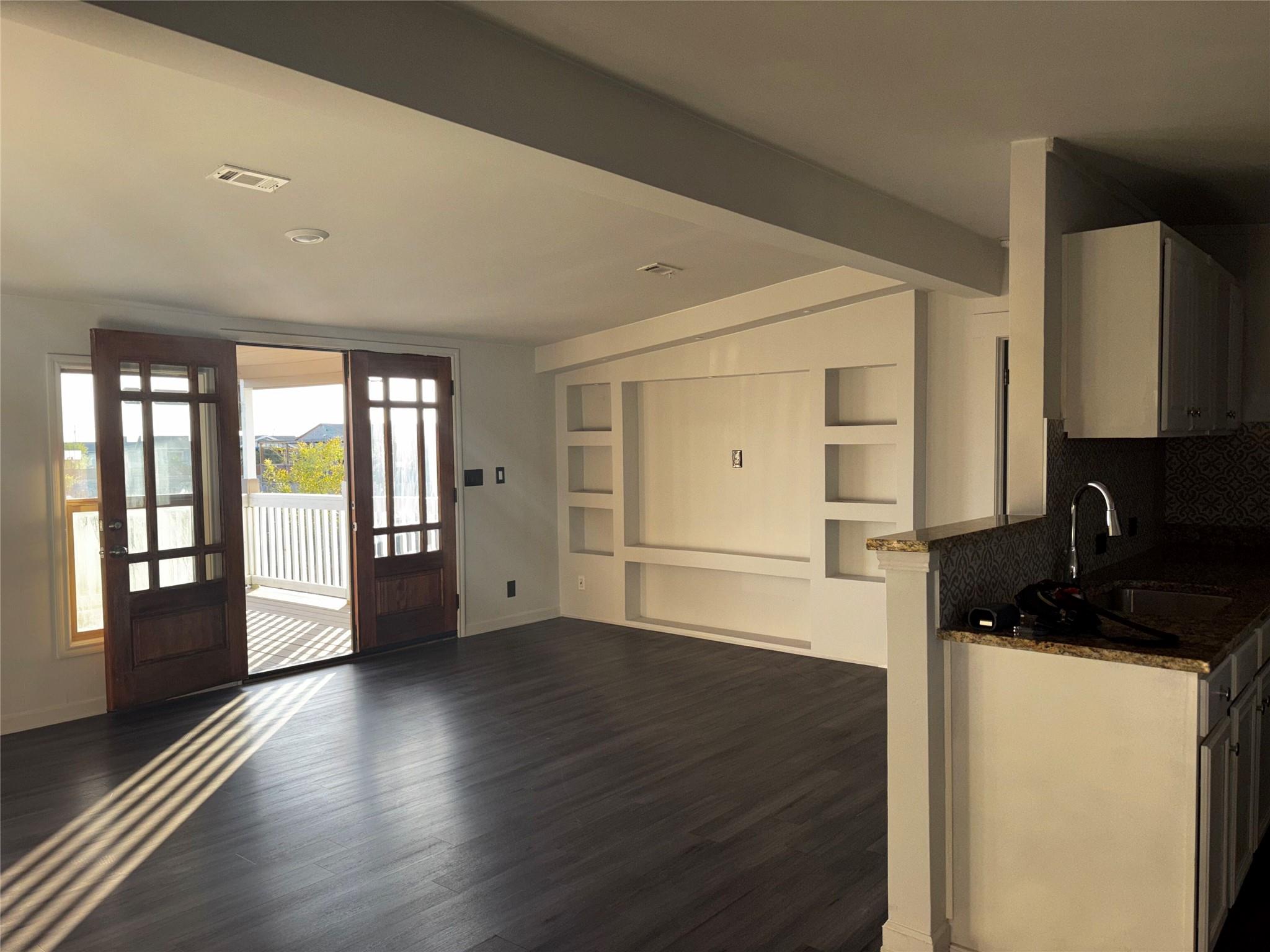 120 Scarlet Ibis Pass, Del Valle, TX 78617