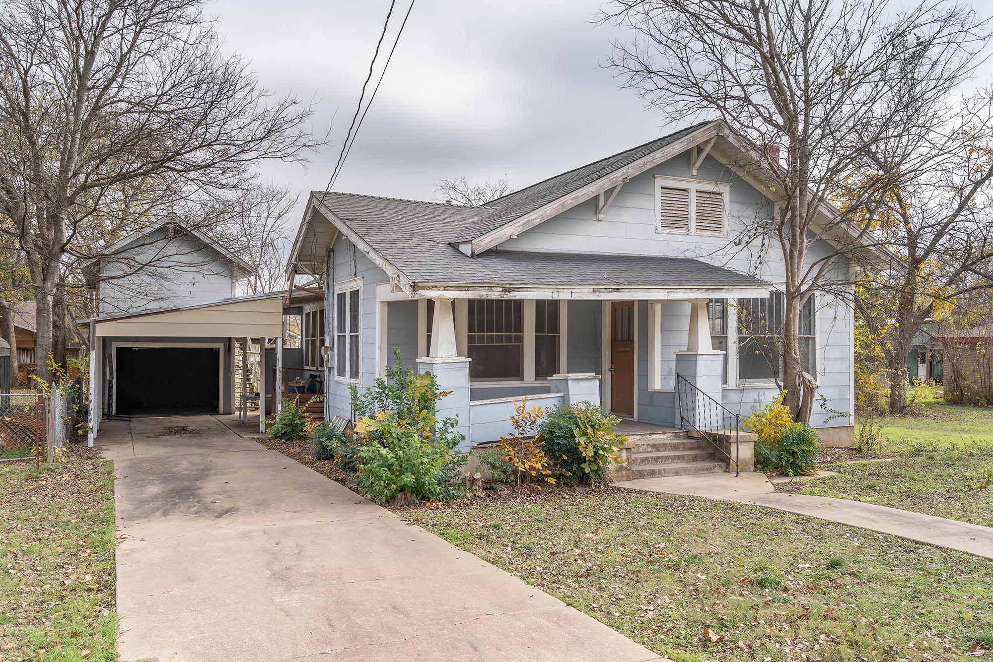 1621 S College St, Georgetown, TX 78626