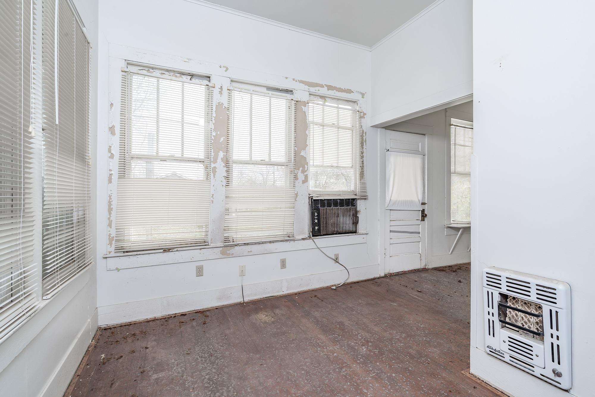 1621 S College St, Georgetown, TX 78626