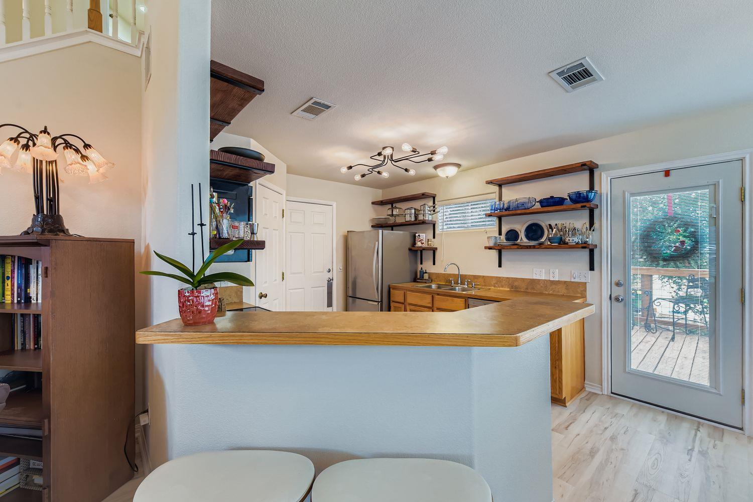 10815 Glen View Cir, Dripping Springs, TX 78620