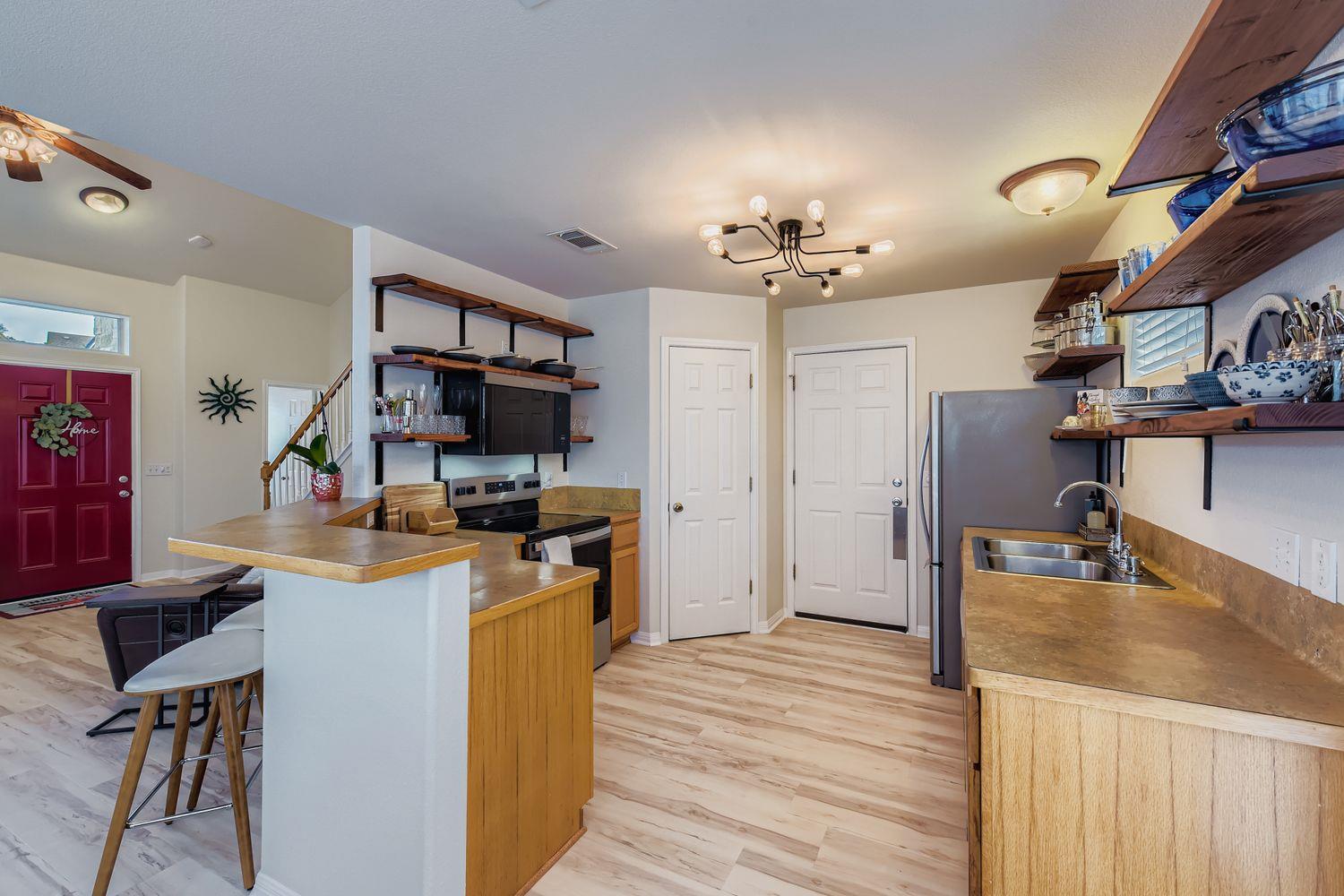 10815 Glen View Cir, Dripping Springs, TX 78620